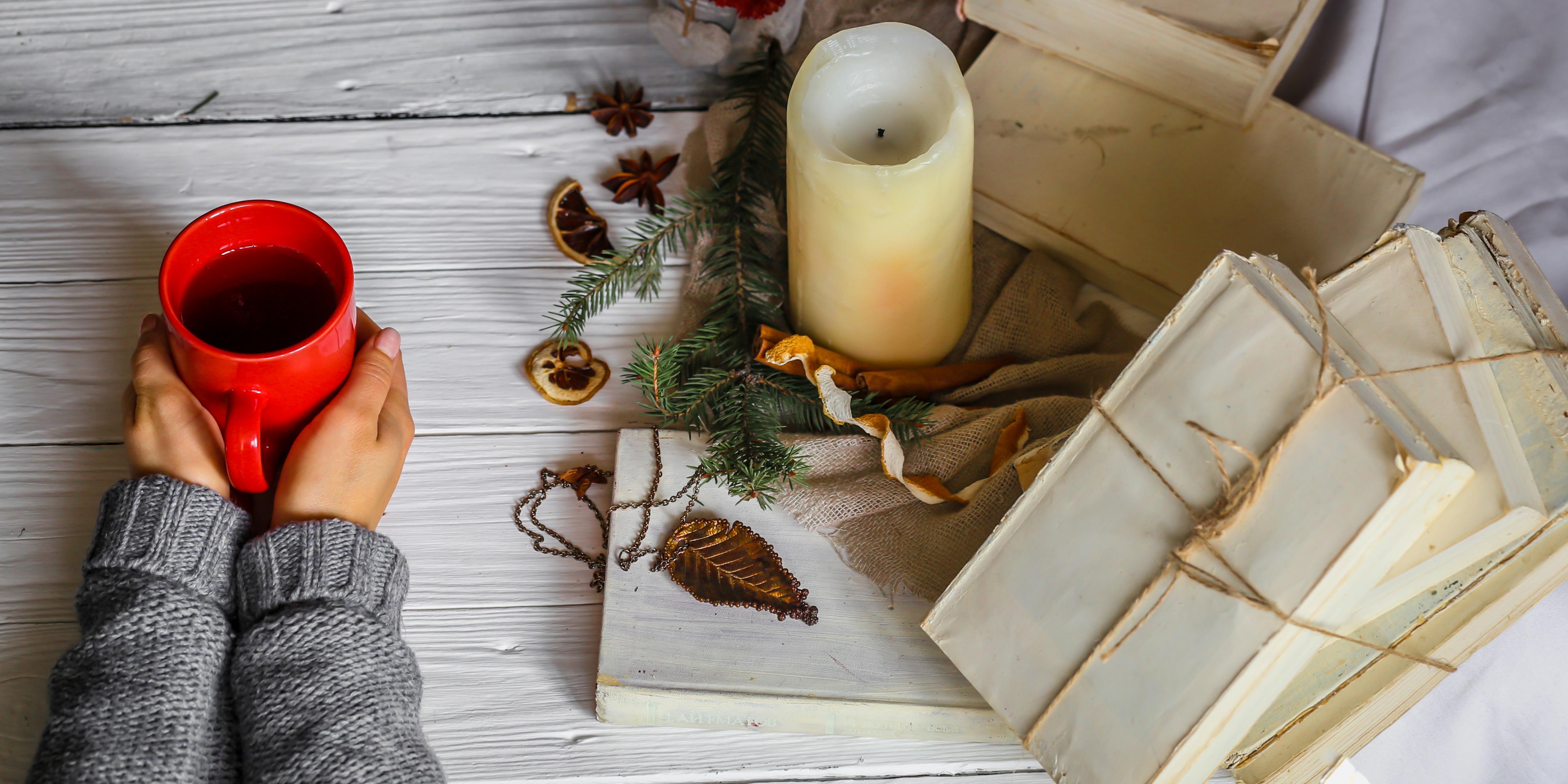 Offrir des livres de seconde main à Noël : des cadeaux qui racontent déjà une histoire