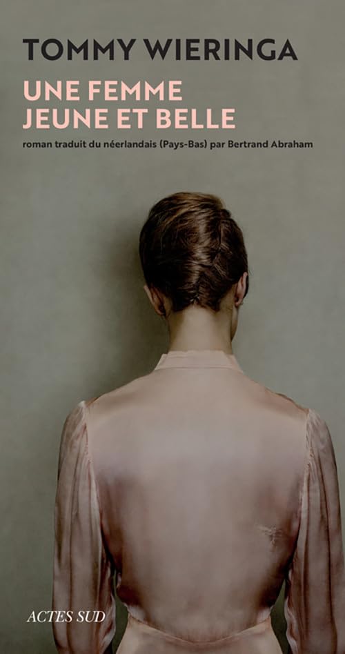 Une femme jeune et belle 9782330086749