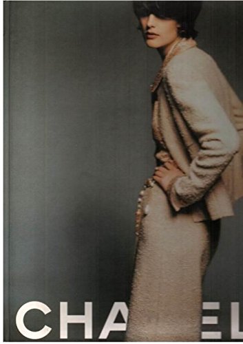 Livre De Mode Chanel Automne Hiver 1996-1997 . photos par Karl Lagerfeld