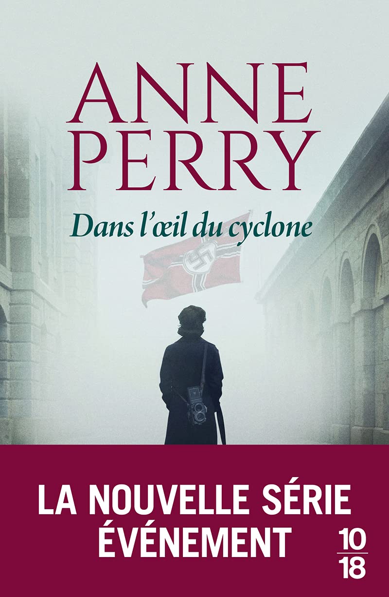 Dans l'œil du cyclone (1) 9782264074348