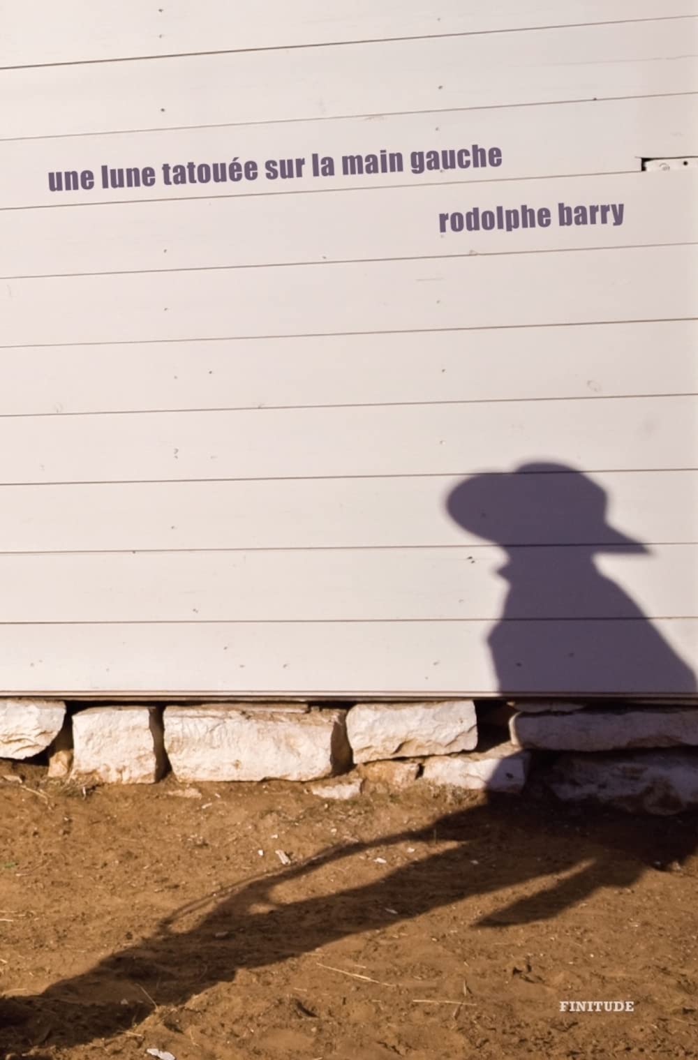 Une lune tatouée sur la main gauche 9782363391551