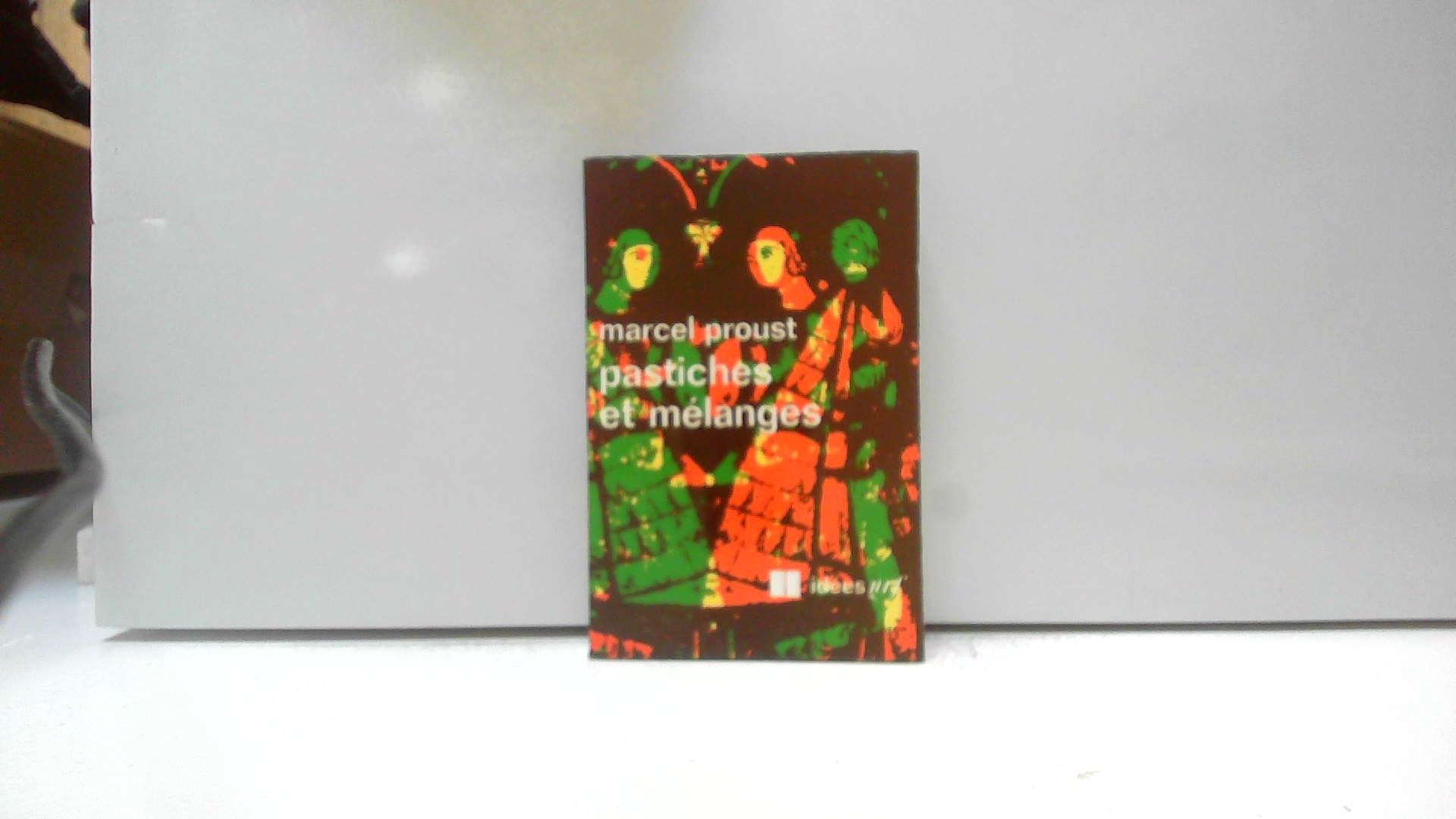Pastiches et mélanges 9782070252787