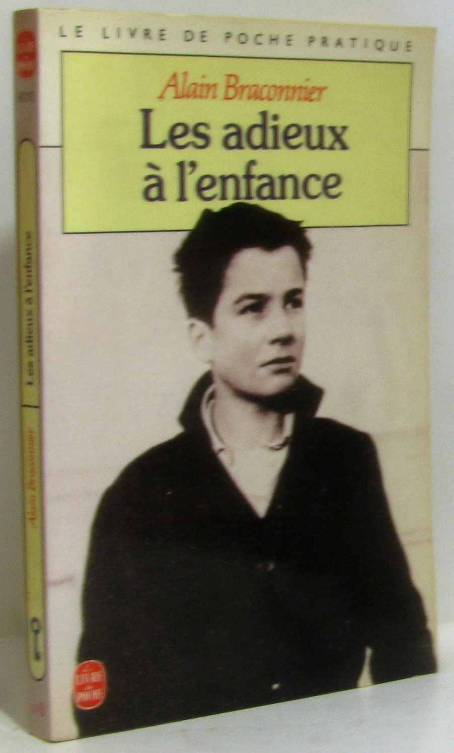 Les adieux à l'enfance 9782253058571