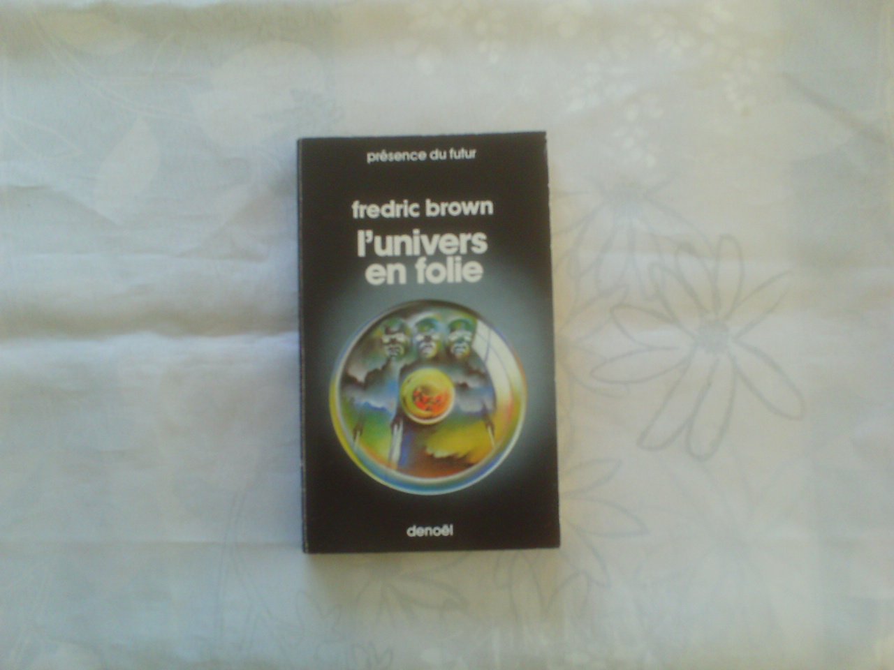 L'UNIVERS EN FOLIE 9782207301203