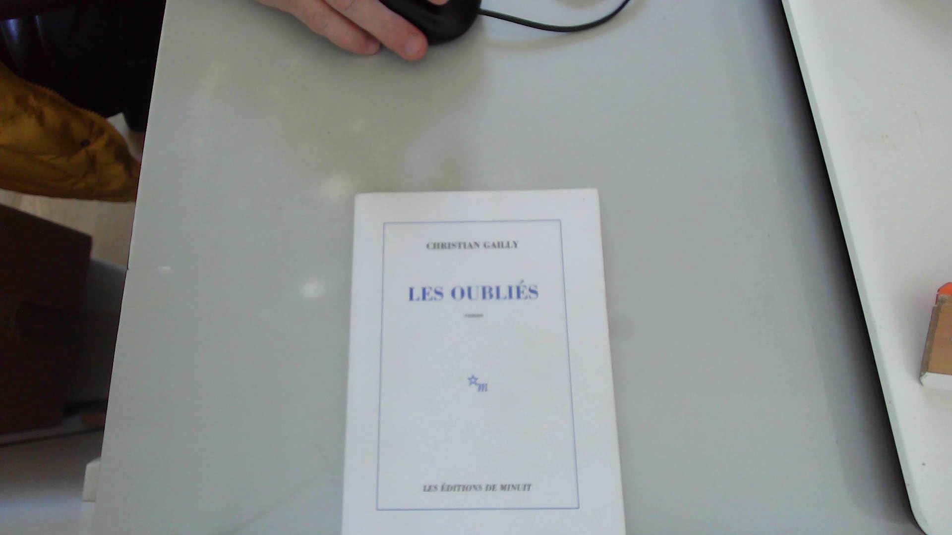 Les oubliés 9782707319777