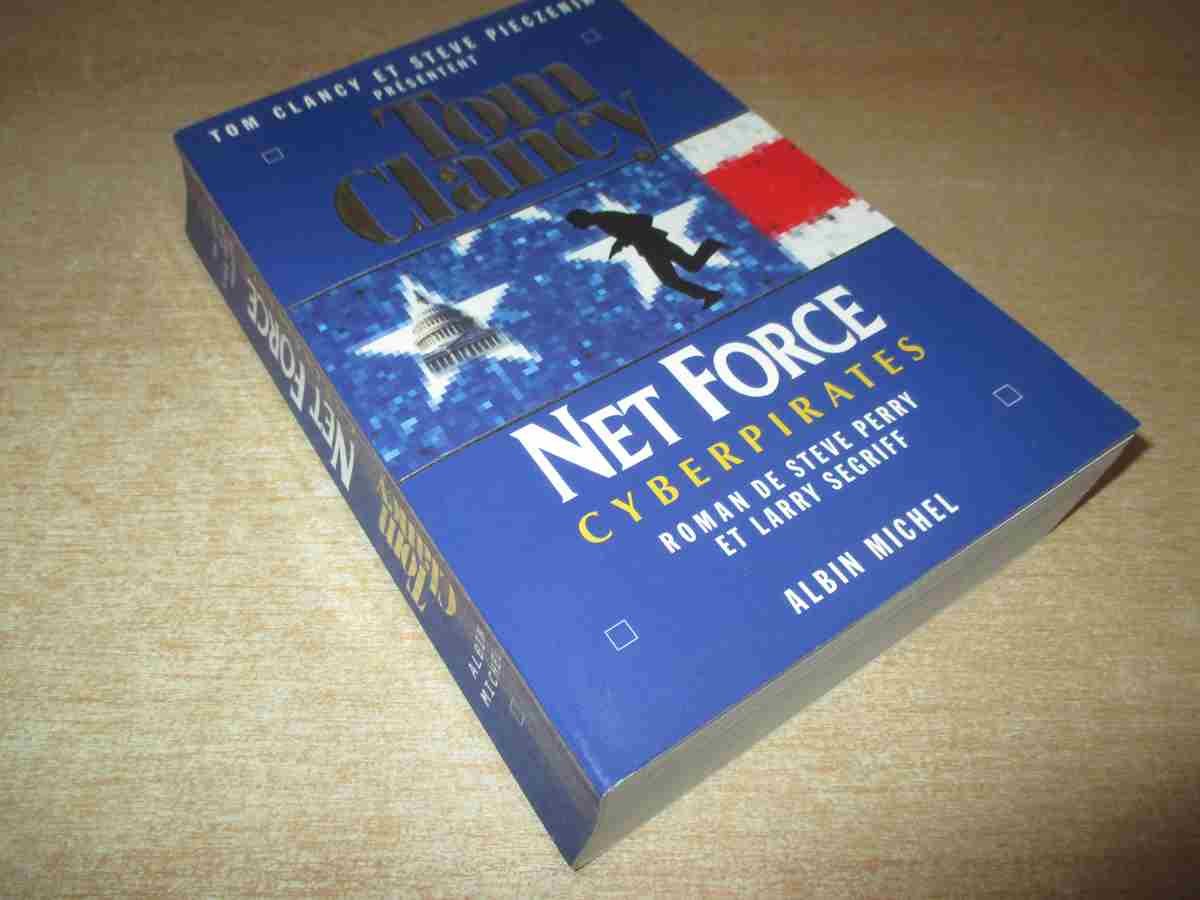 Net Force 7. Cyberpirates 9782226181022