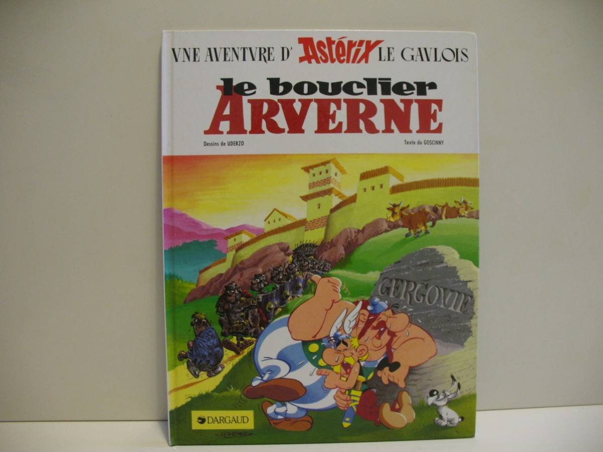 Asterix and the Chieftain's Shield 9782205002683