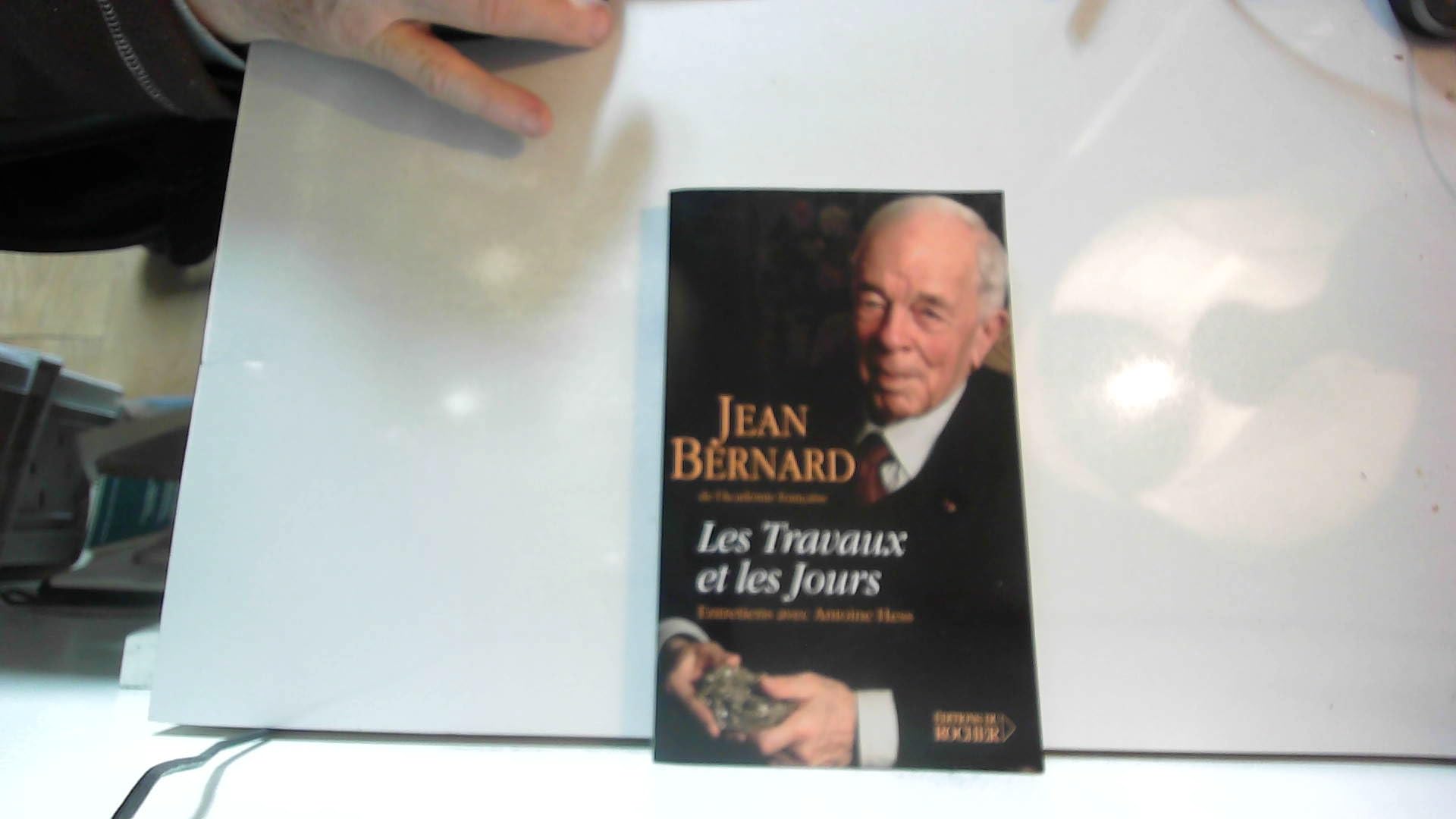 Les travaux et les jours: Chroniques, 1907-2004. Entretiens avec Antoine Hess 9782268053141