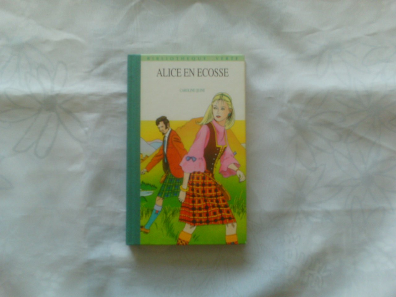 ALICE EN ECOSSE 9782010151828