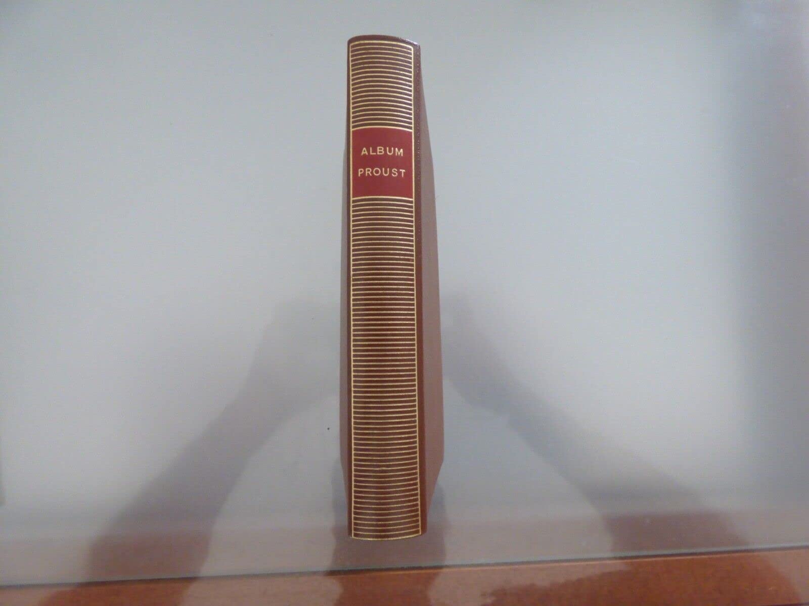 Album Proust. Iconographie choisie et commentée par Pierre Clarac et André Ferré.