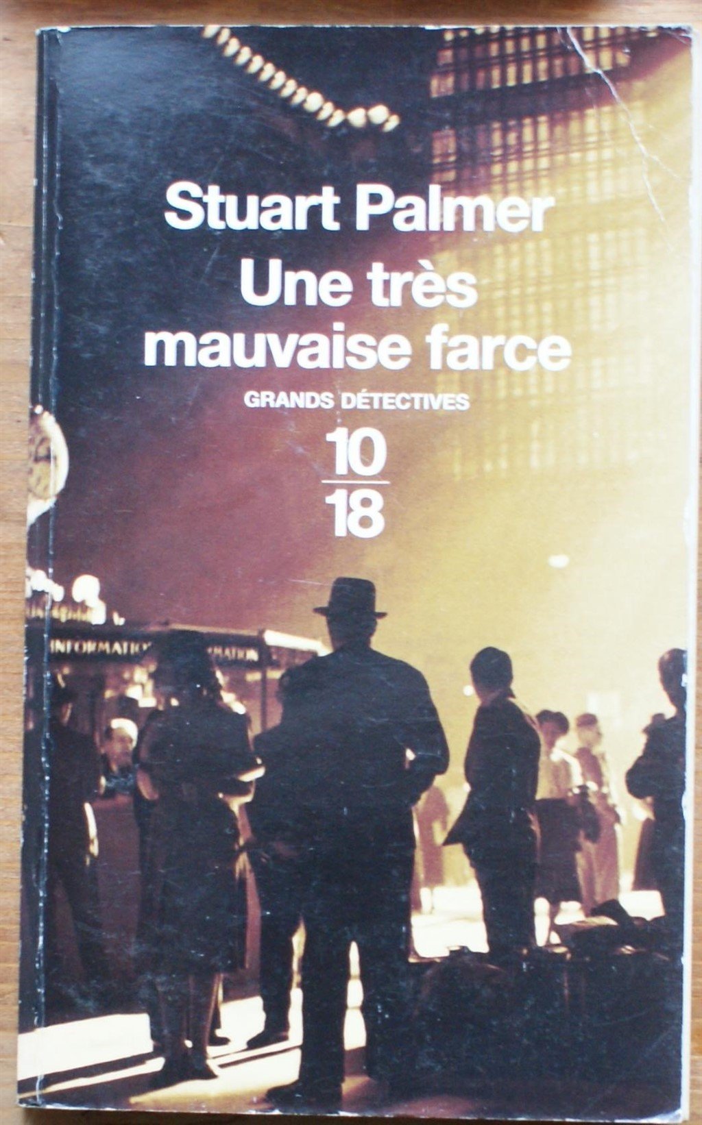 Une très mauvaise farce 9782264042705