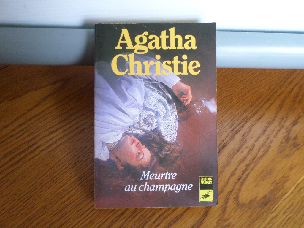 Meurtre au champagne 9782702411254