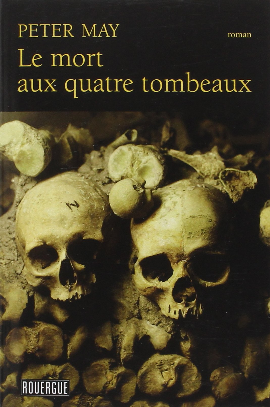 Le mort aux quatre tombeaux 9782812609060