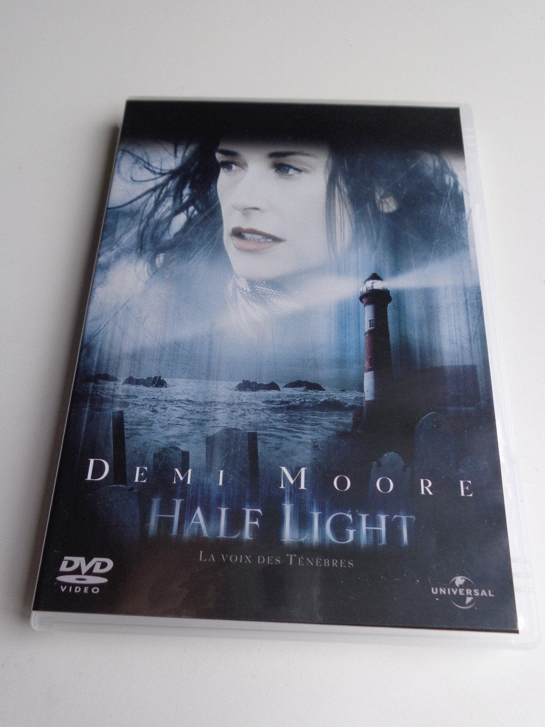 Half Light 5050582489569