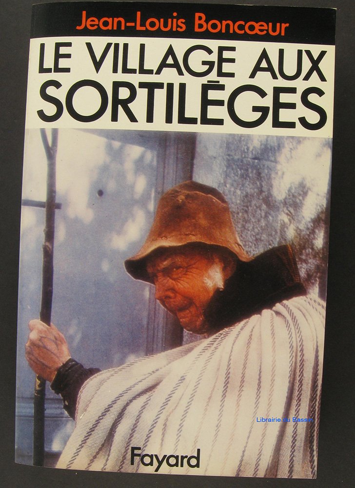 Le Village aux sortilèges 9782213008066