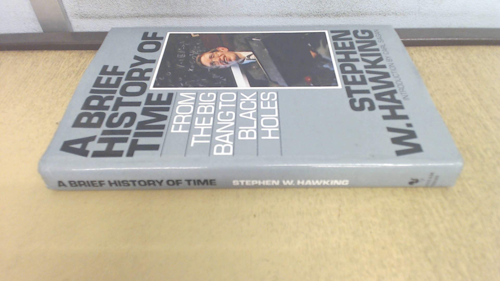 A Brief History Of Time: From Big Bang To Black Holes 9780593015186