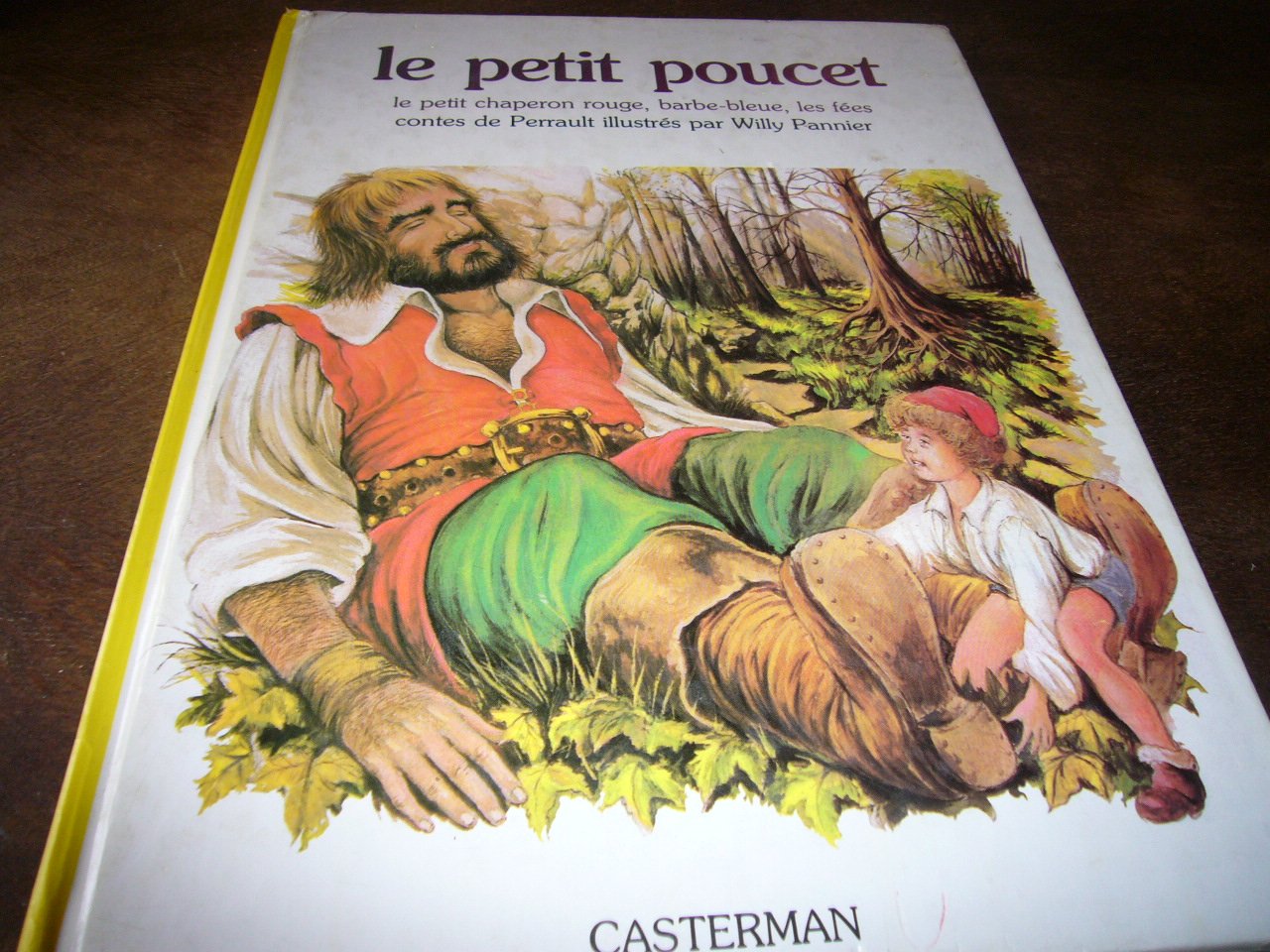 Le petit Poucet, suivi de petit Chaperon rouge, Barbe-bleue et Les fées 9782203131255