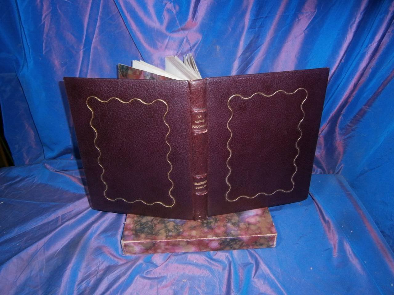 REFLEXIONS, OU MAXIMES MORALES