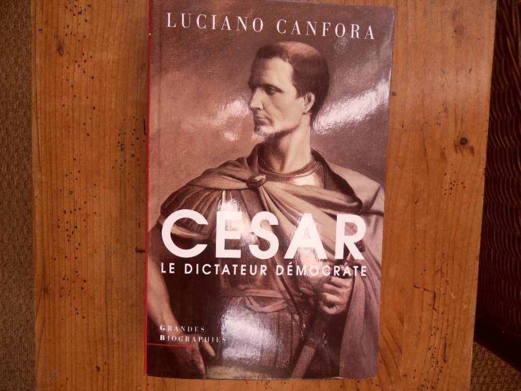 Jules César : Le dictateur démocrate 9782702866160