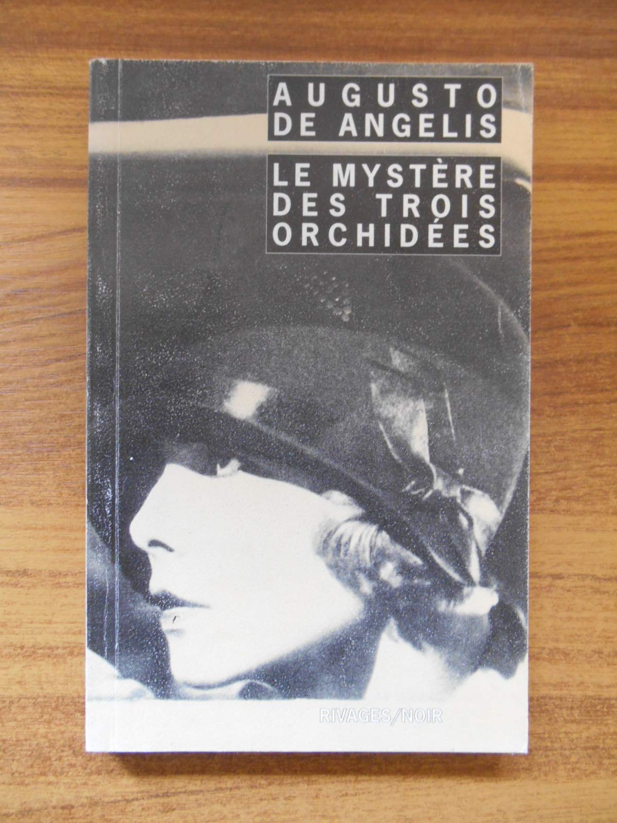 Le Mystère des trois orchidées 9782743611262