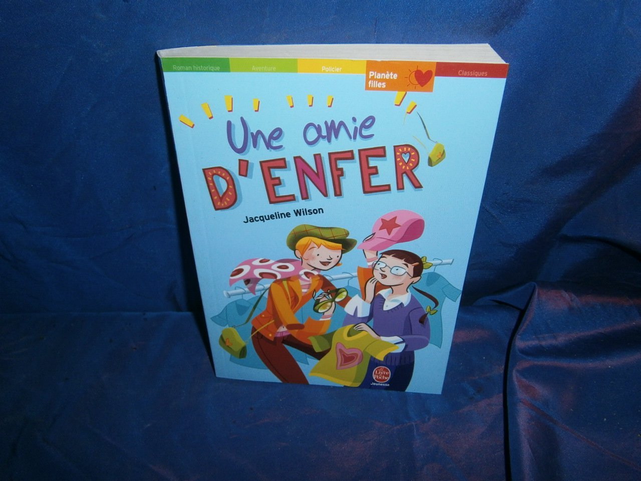 Une amie d'enfer 9782013212809