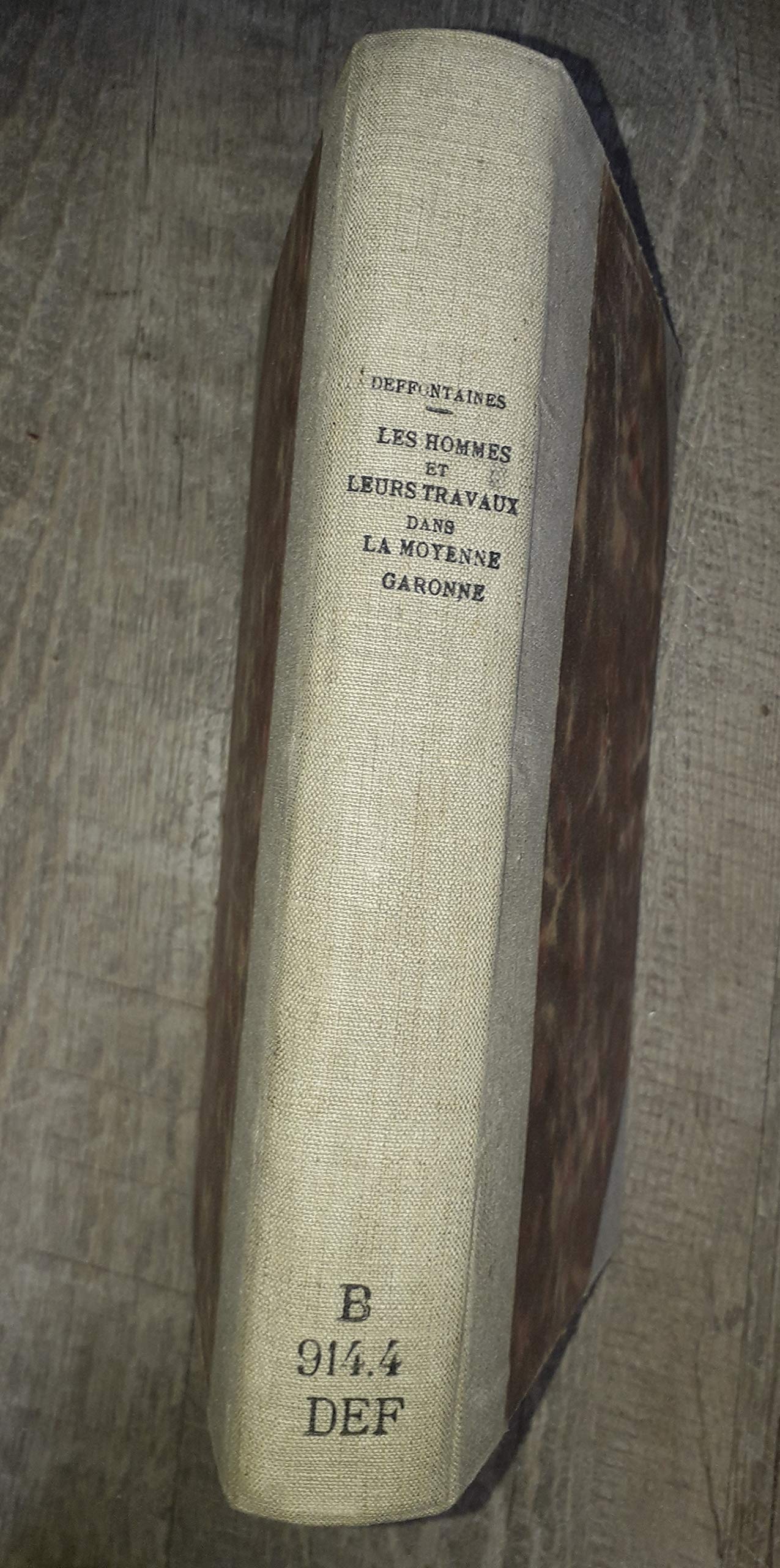 Les hommes et leurs travaux dans les pays de la moyenne Garonne : Agenais, Bas-Quercy 9782902717170