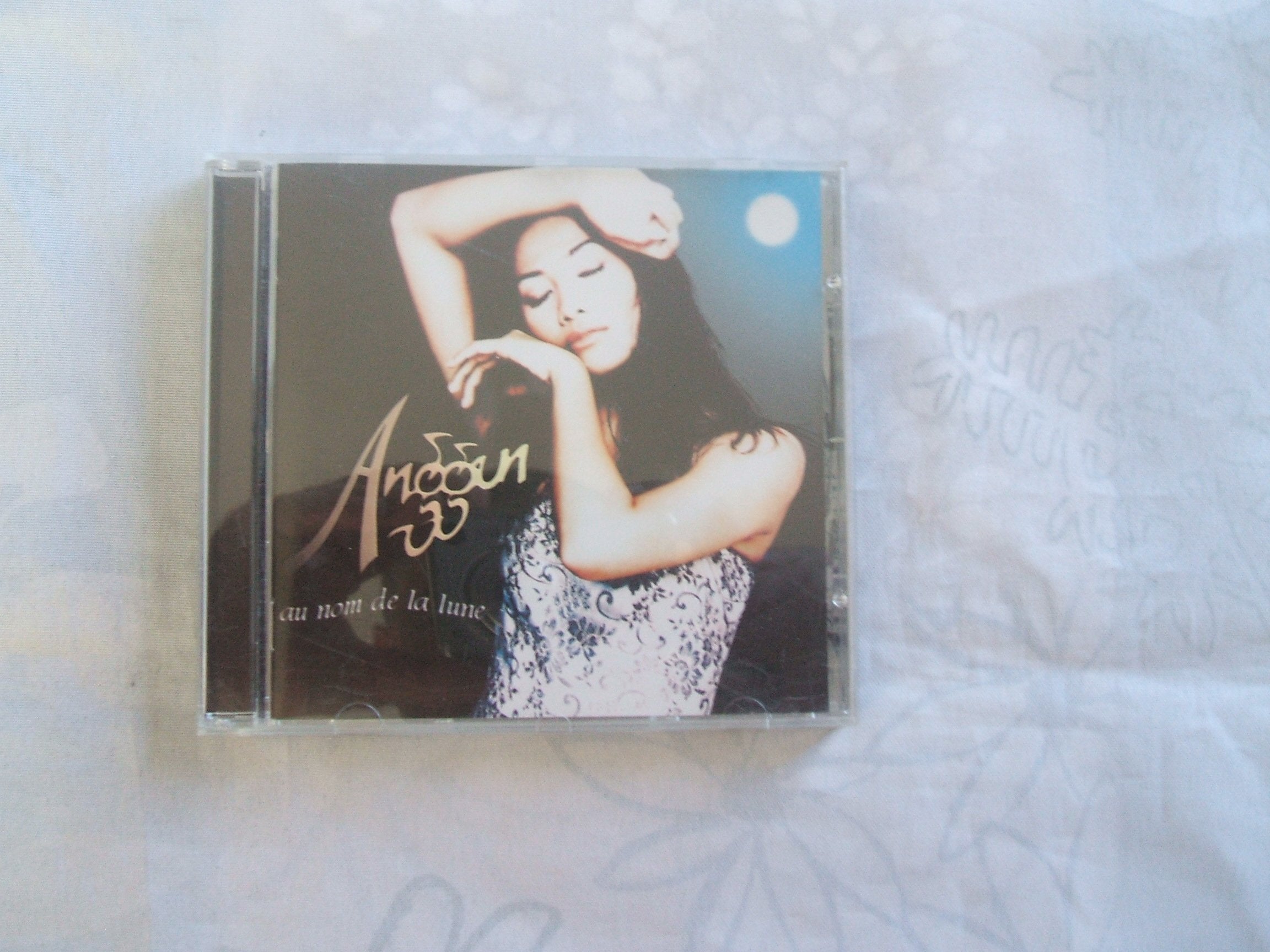 Au nom de la lune 5099748773944