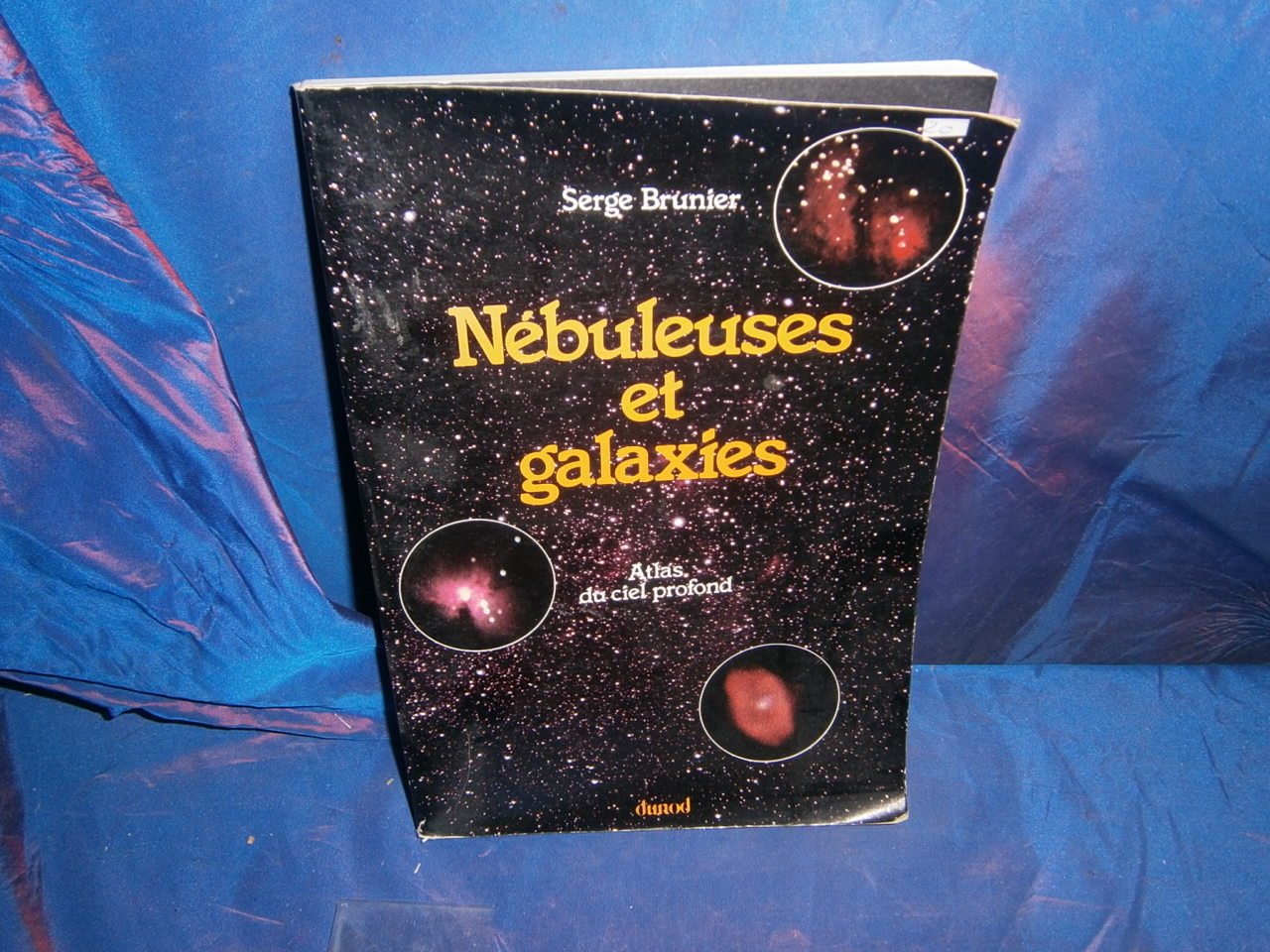 Nébuleuses et galaxies 9782040121884