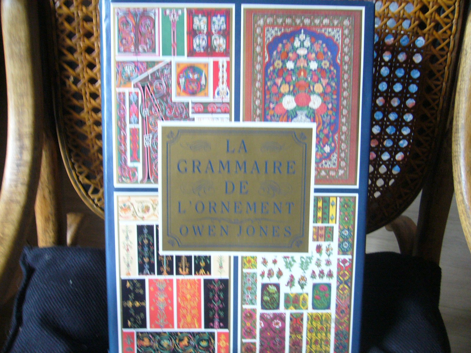 la grammaire de l'ornement 9782876890008