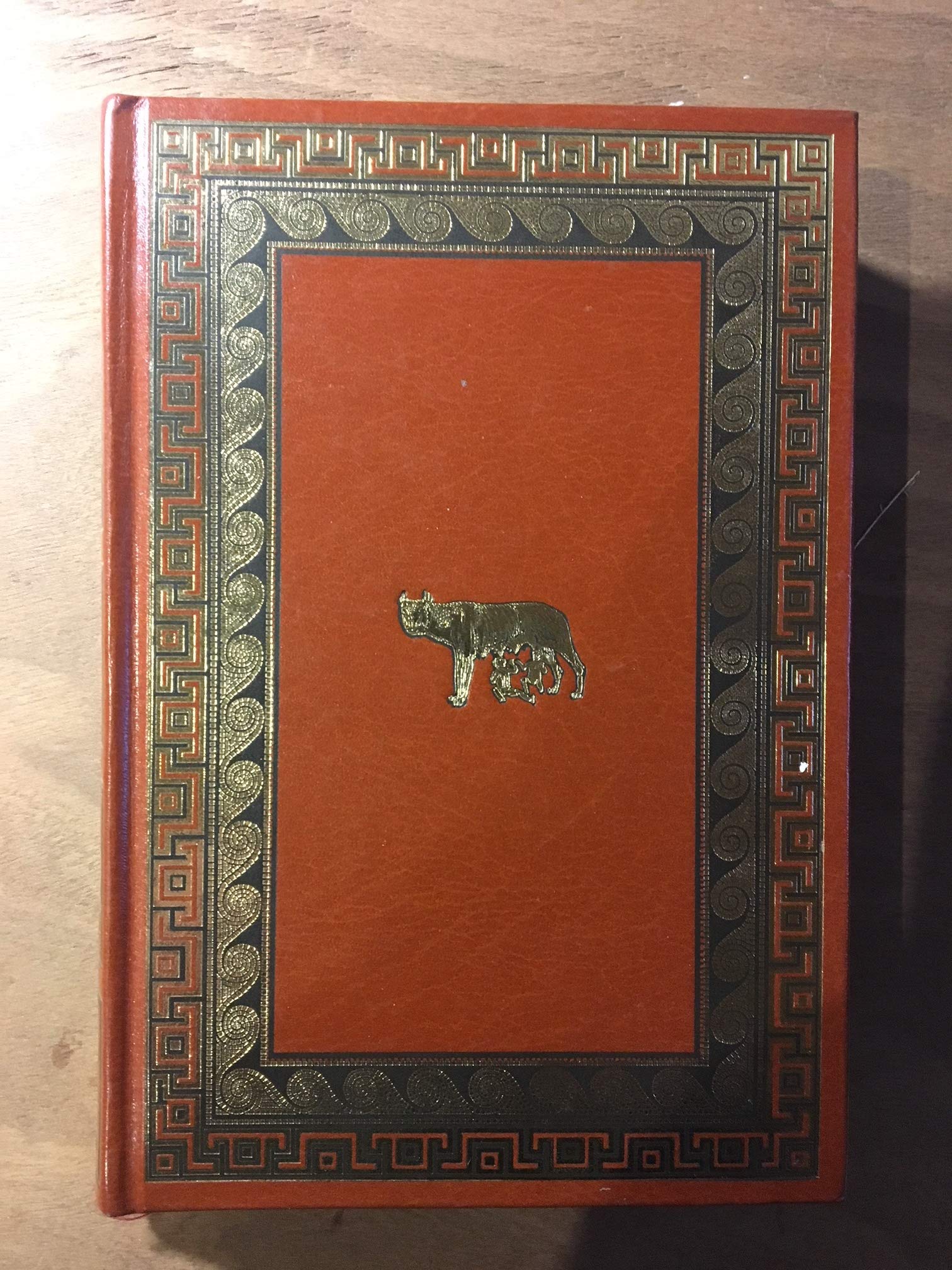 Cremille suetone vies des douze cesars 1990