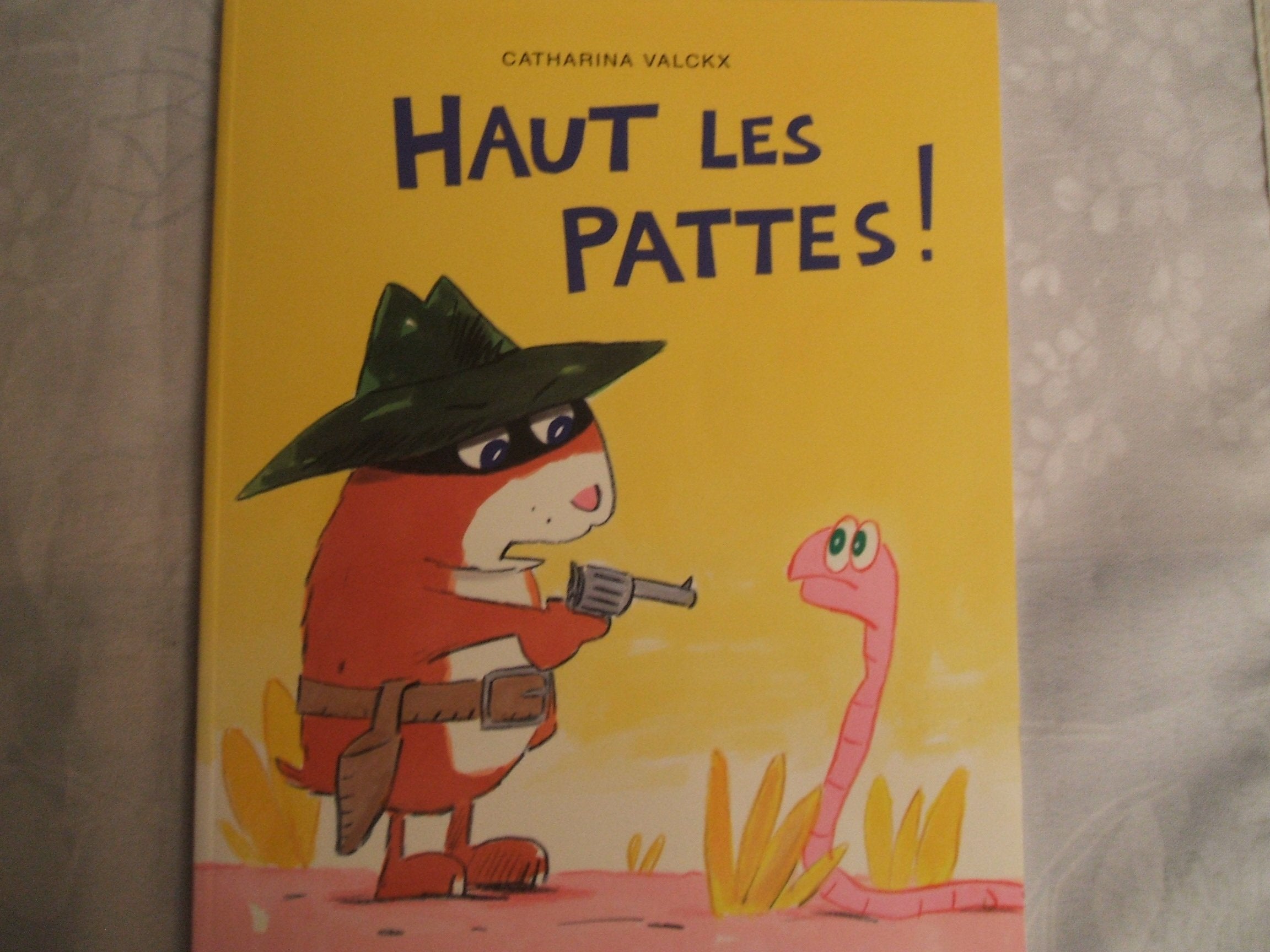 HAUT LES PATTES ! 9782211206617