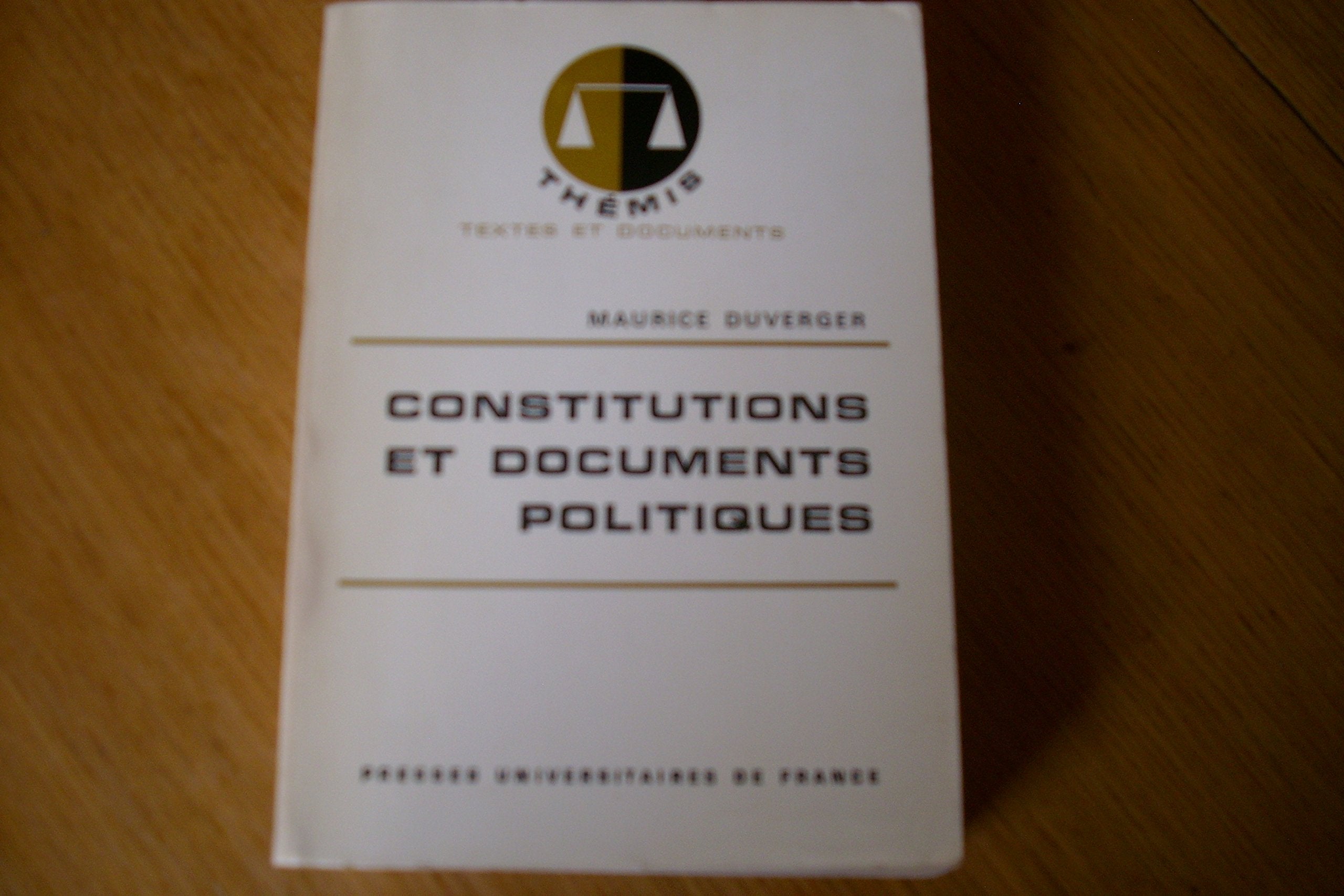 Constitutions et documents politiques 9782130423690