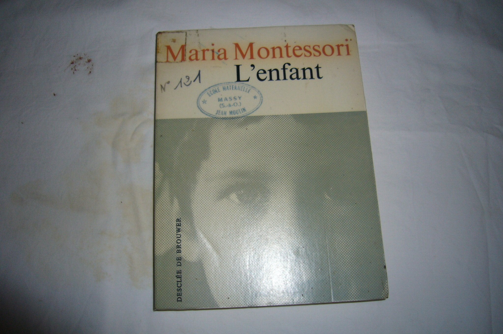 L'enfant. Traduit par Georgette J.-J. Bernard.