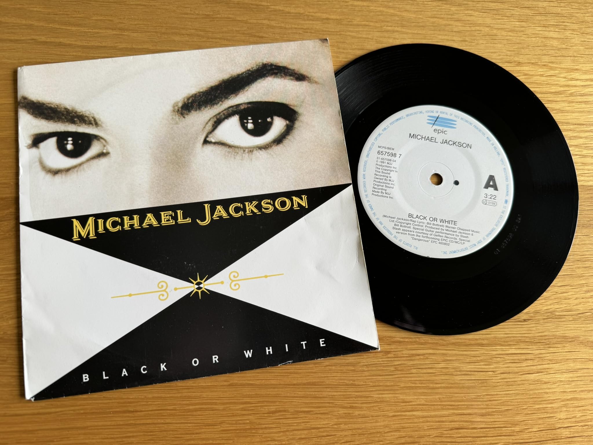 Black Or White (+ Instrumental) 45 t 1991 5099765759877