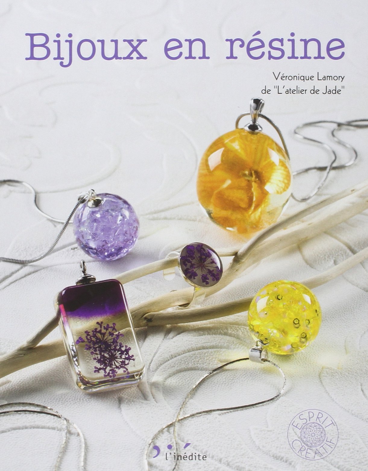 Bijoux en résine 9782350322865