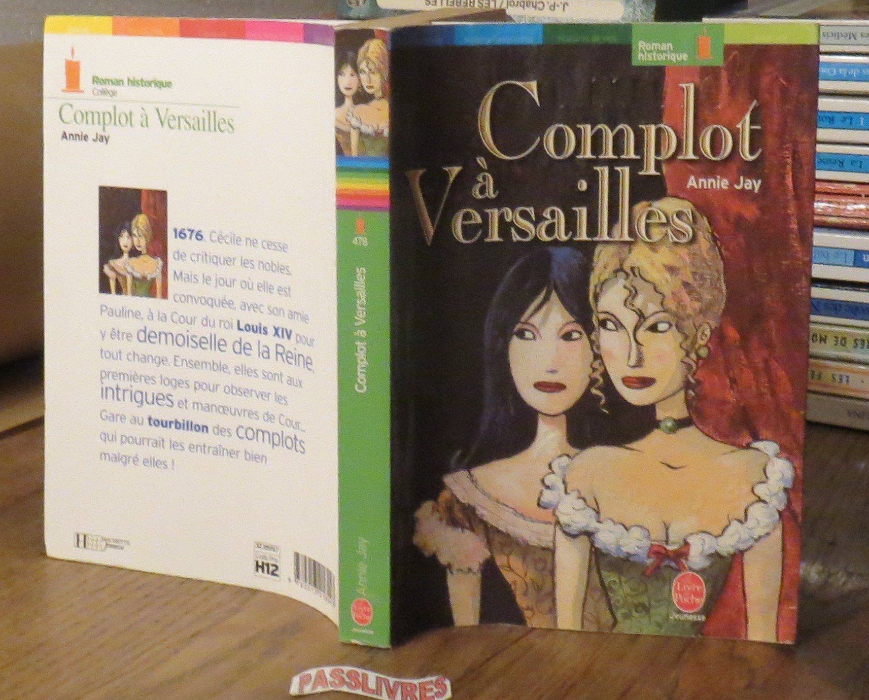 Complot à Versailles 9782013224147