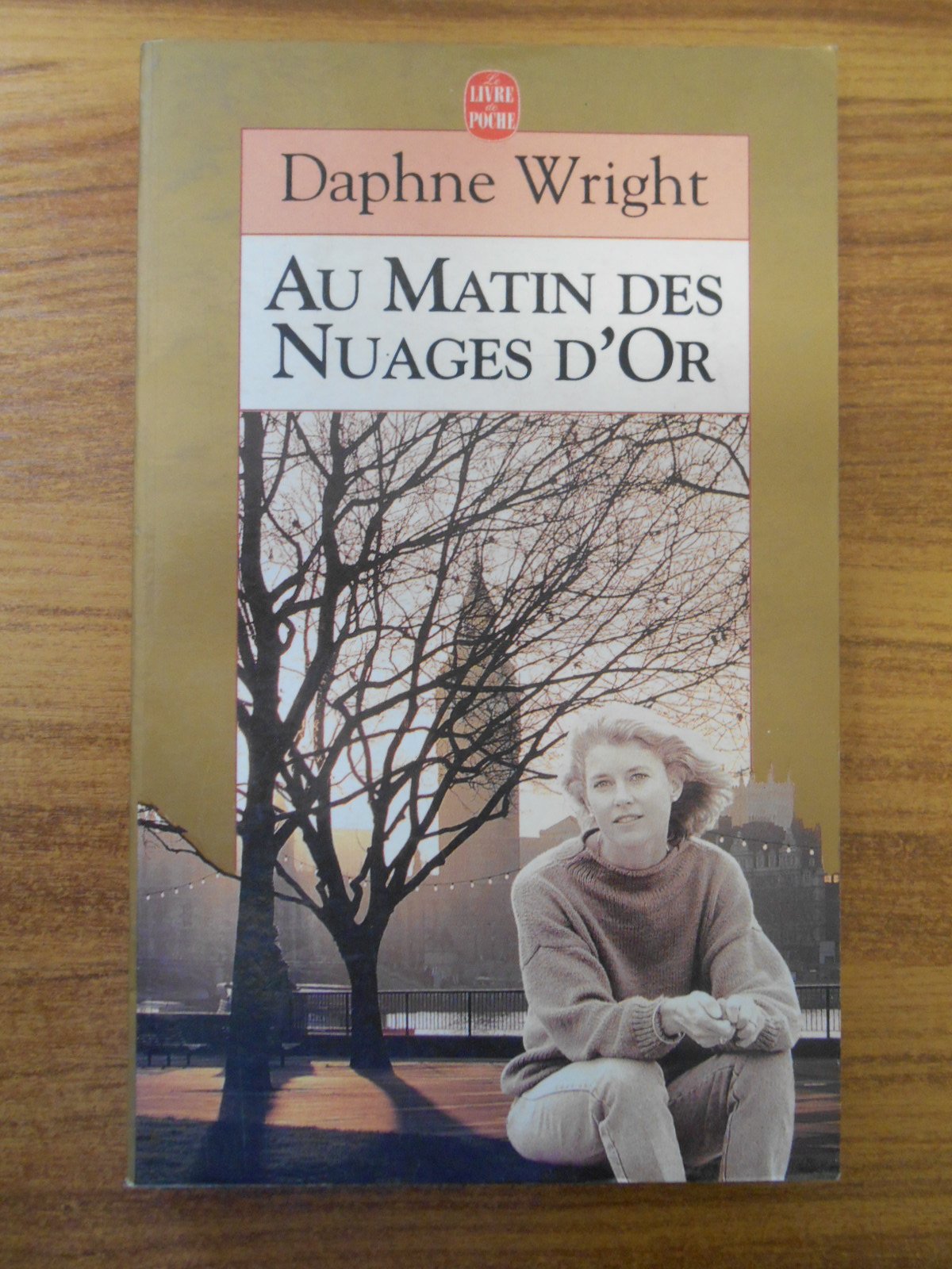 Au matin des nuages d'or 9782253137344