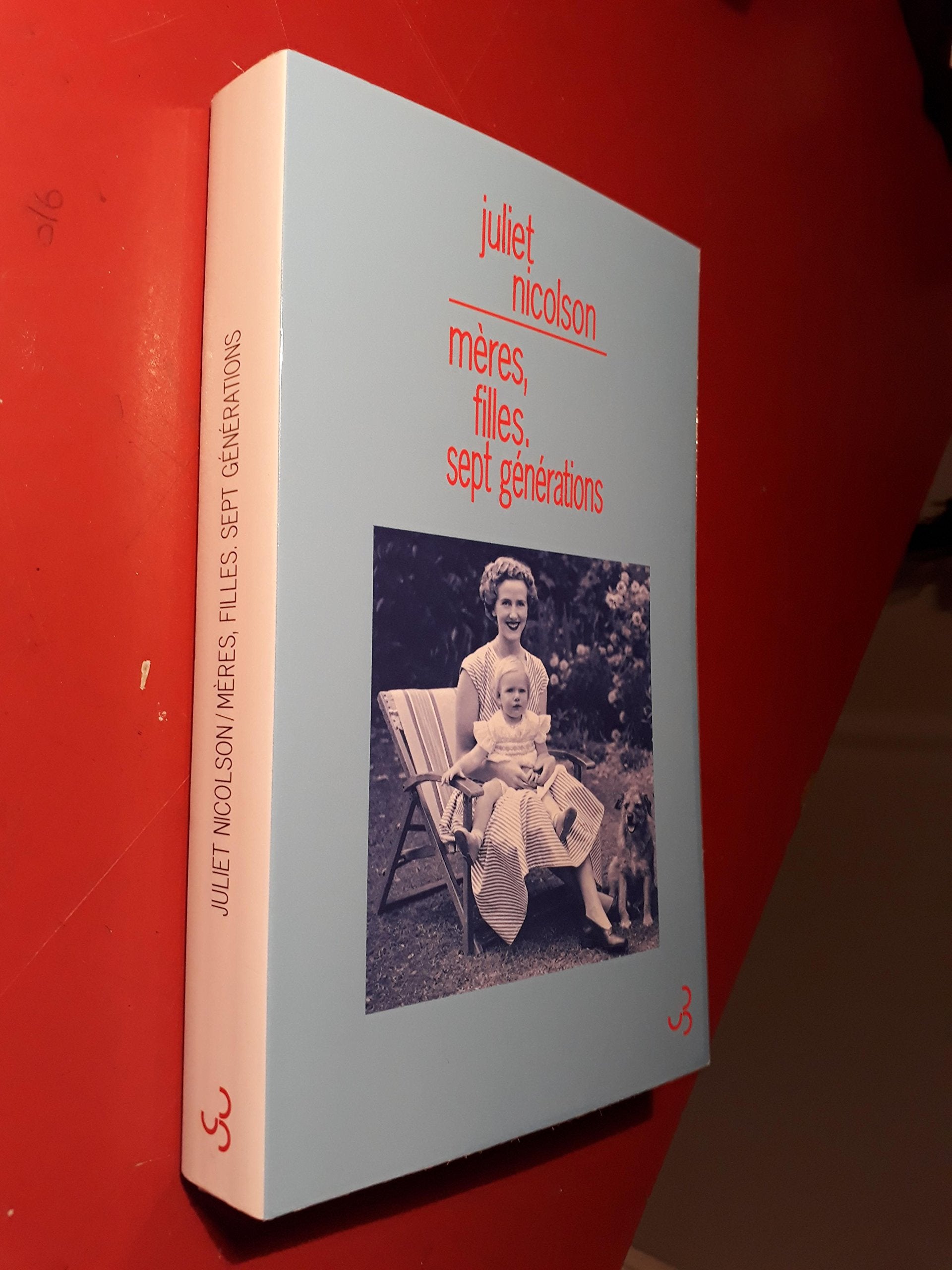 Mères filles. Sept générations 9782267032383