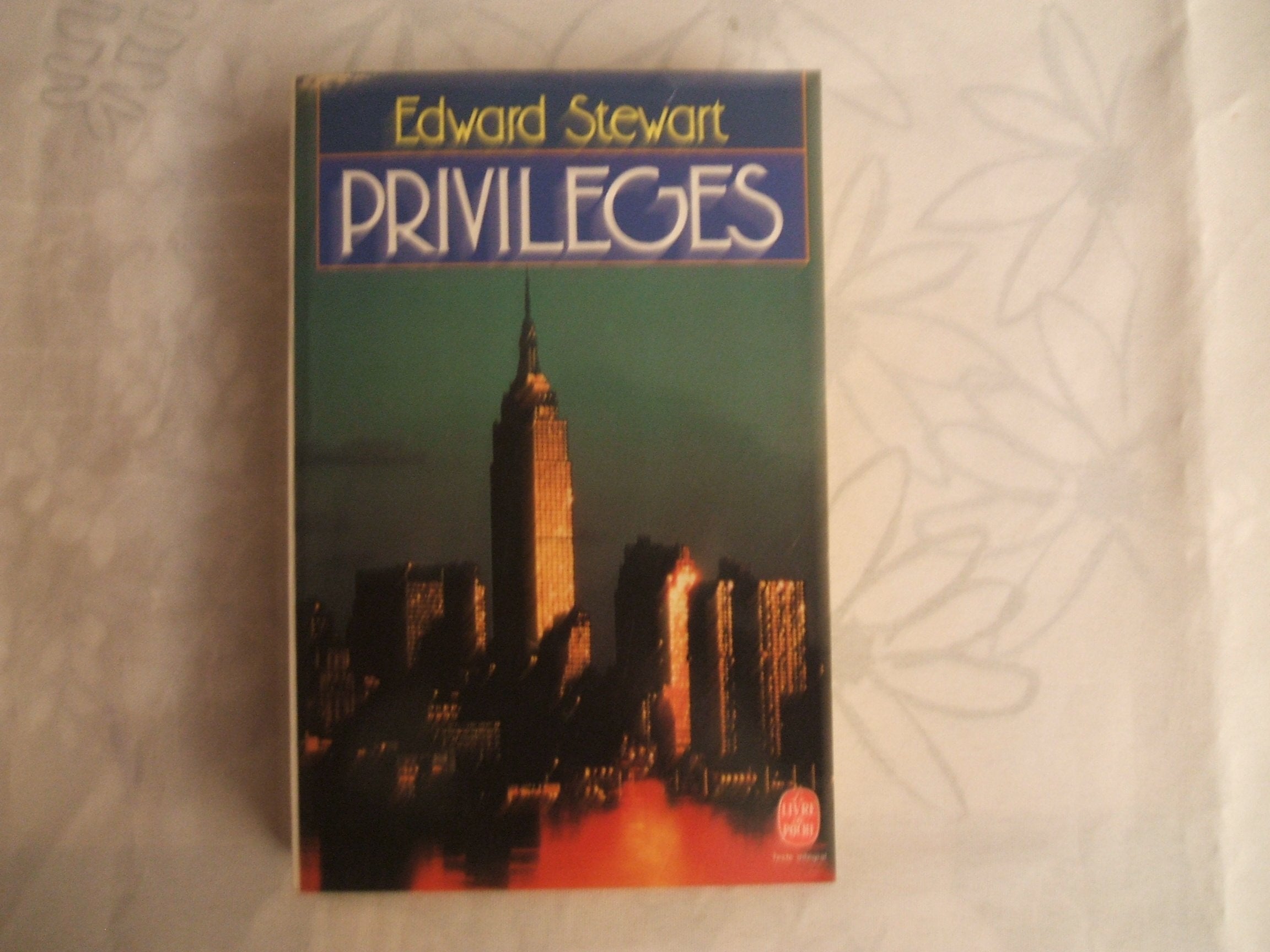 PRIVILEGES 9782253052845