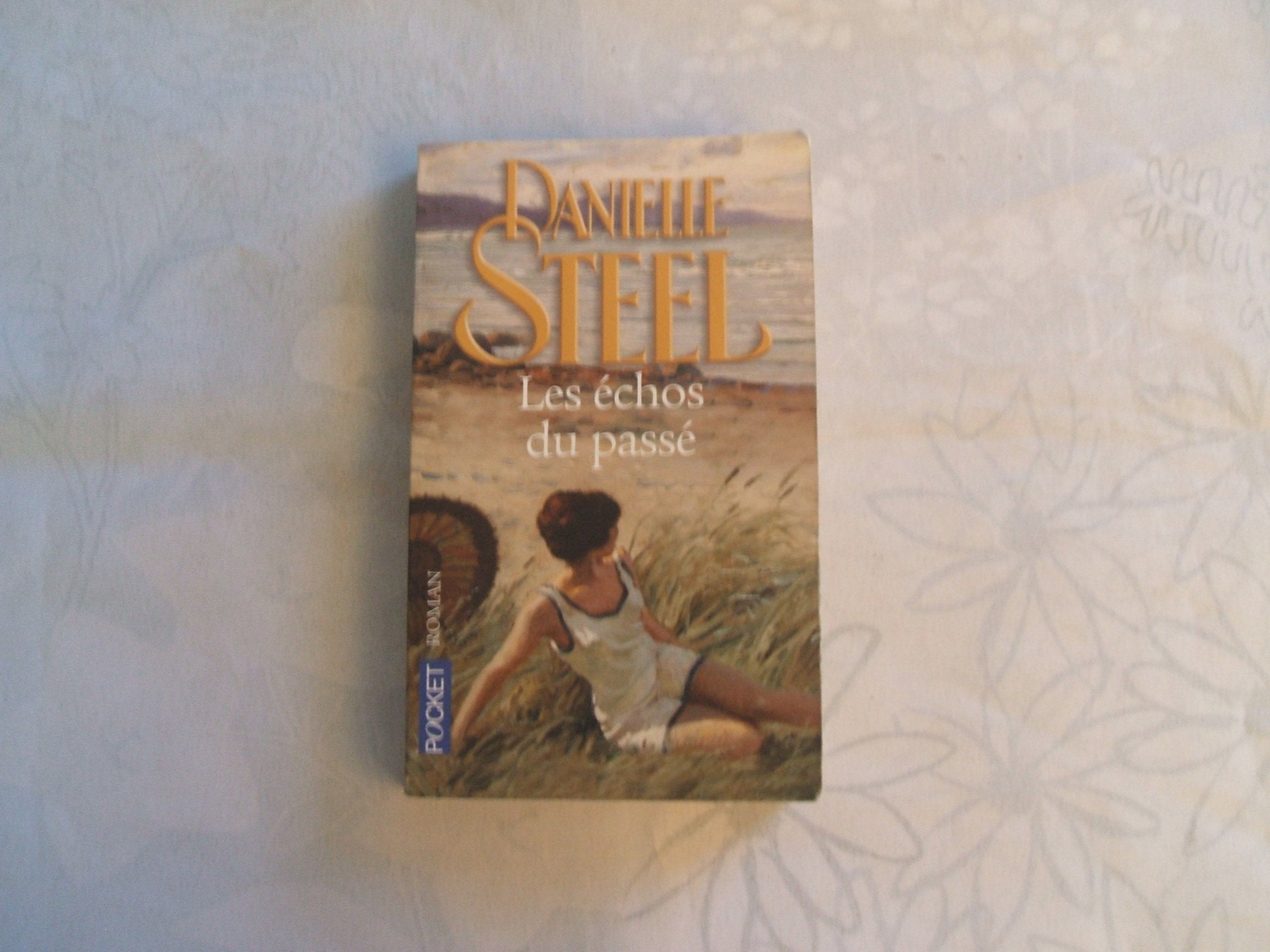 ECHOS DU PASSE 9782266169370