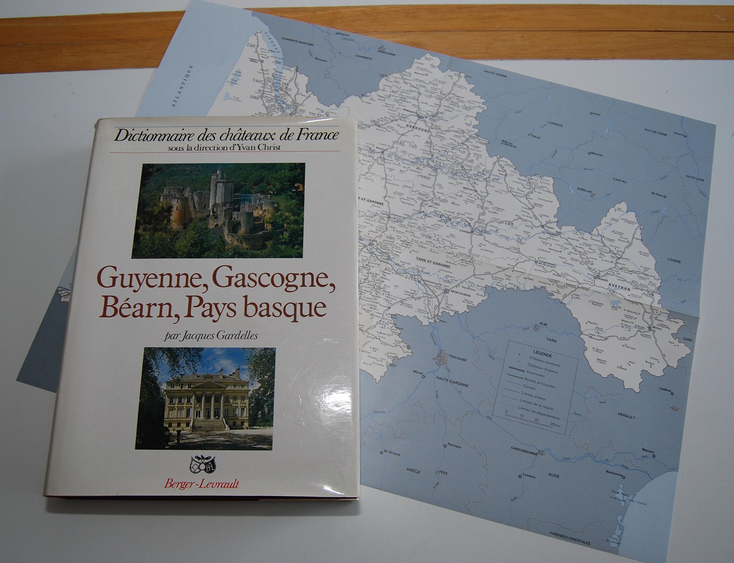 Guyenne, Gascogne, Béarn, Pays basque : Dictionnaire des châteaux de France 9782701304342