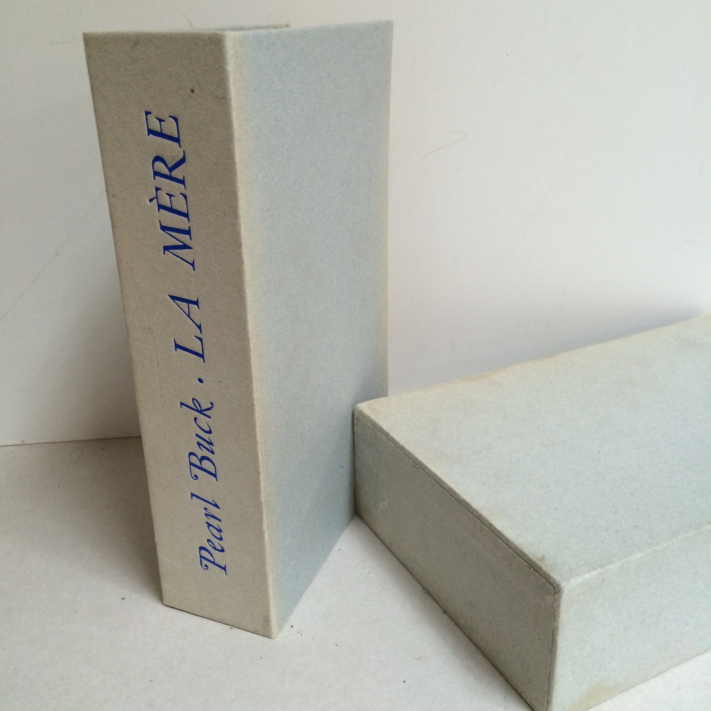 La Mère : Par Pearl Buck. Traduction de Germaine Delamain. Illustrations à l'eau-forte de Hermine David