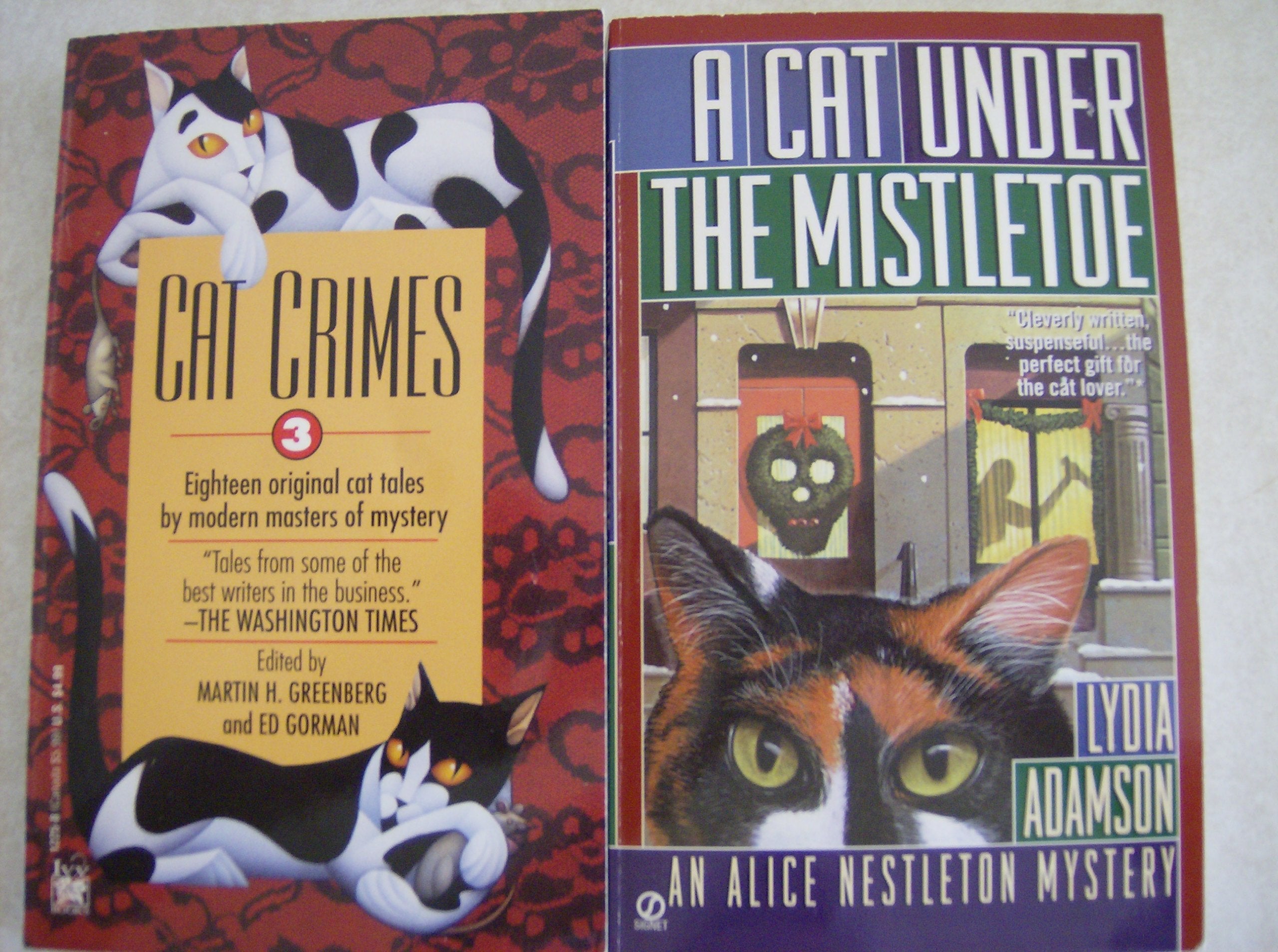 A Cat Under the Mistletoe: An Alice Nestleton Mystery 9780451191052
