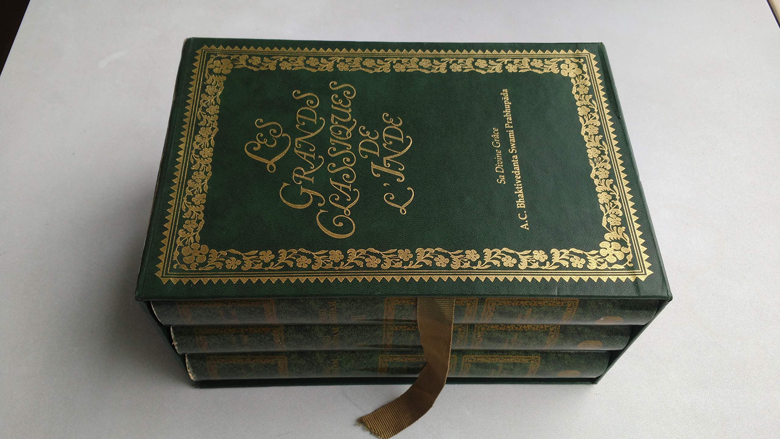 LES GRANDS CLASSIQUES DE L INDE : LE SRIMAD BHAGAVATAM SA DIVINE GRACE EN 3 TOMES
