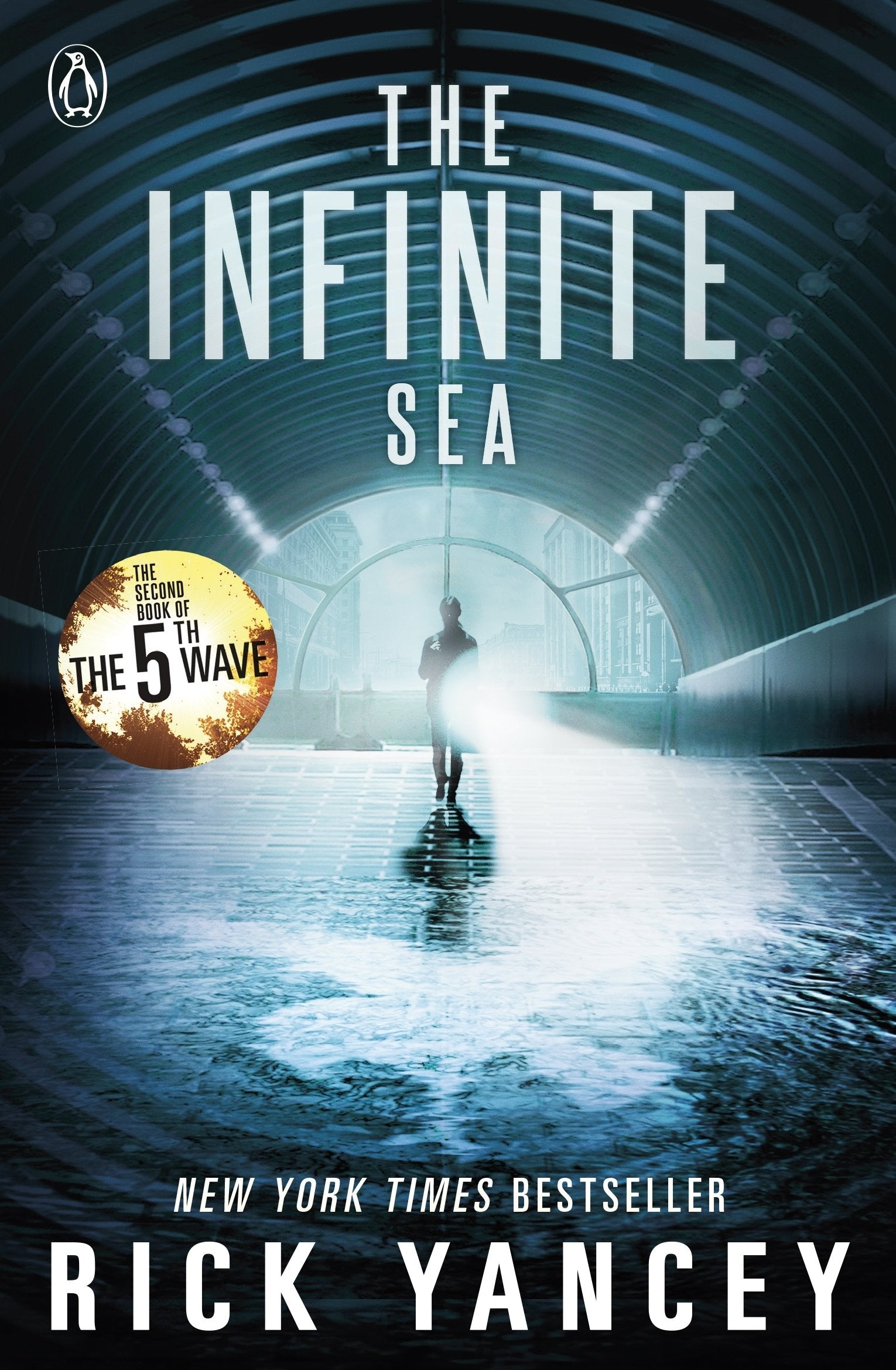 The 5th Wave: The Infinite Sea (Book 2) 9780141345871