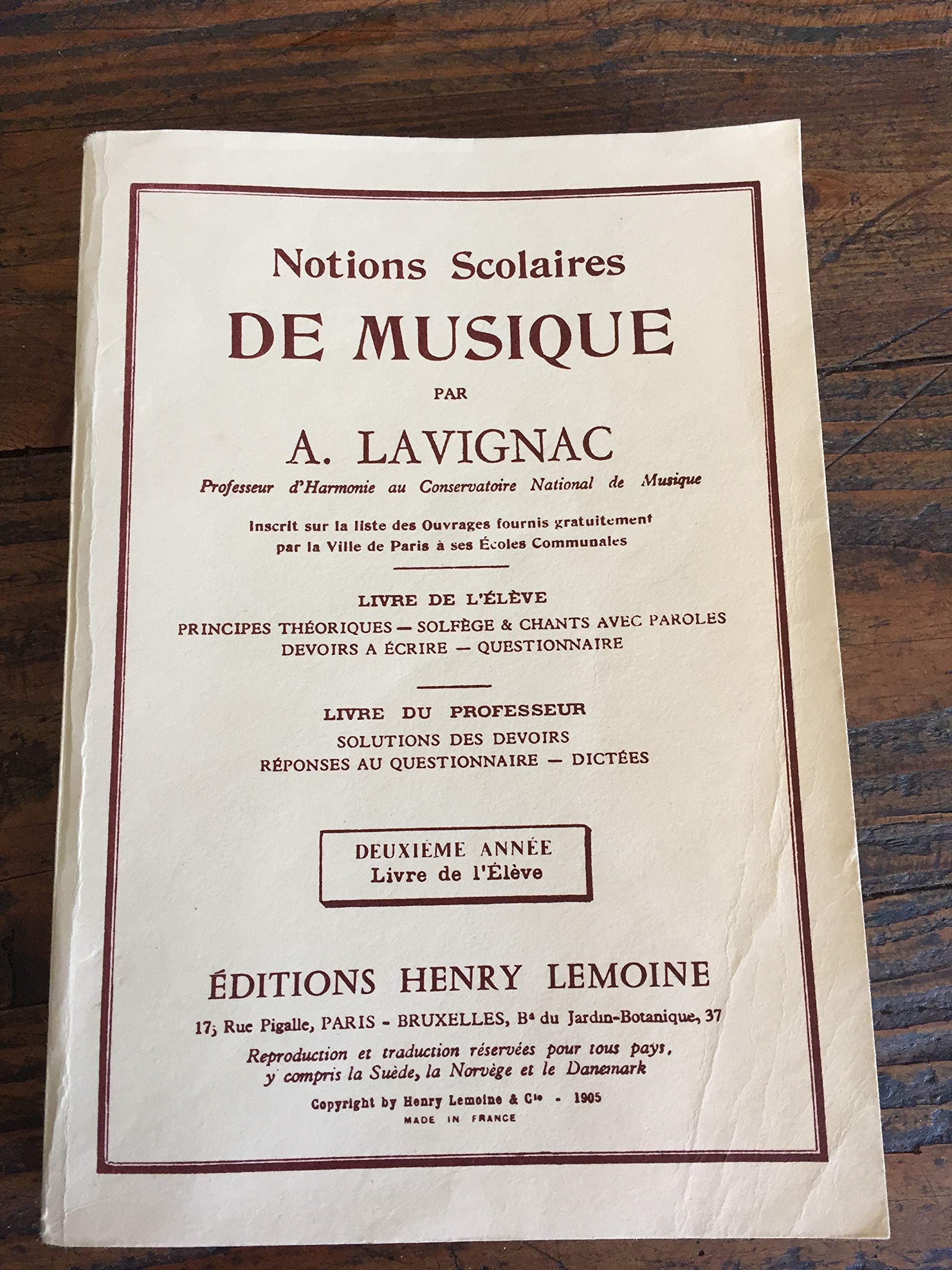 NOTIONS SCOLAIRES DE MUSIQUE - LIVRE DE L'ELEVE : PRINCIPES THEORIQUES + SOLFEGE & CHANTS AVEC PAROLES + DEVOIRS A ECRIRE + QUESTIONNAIRE - DEUXIEME ANNEE.
