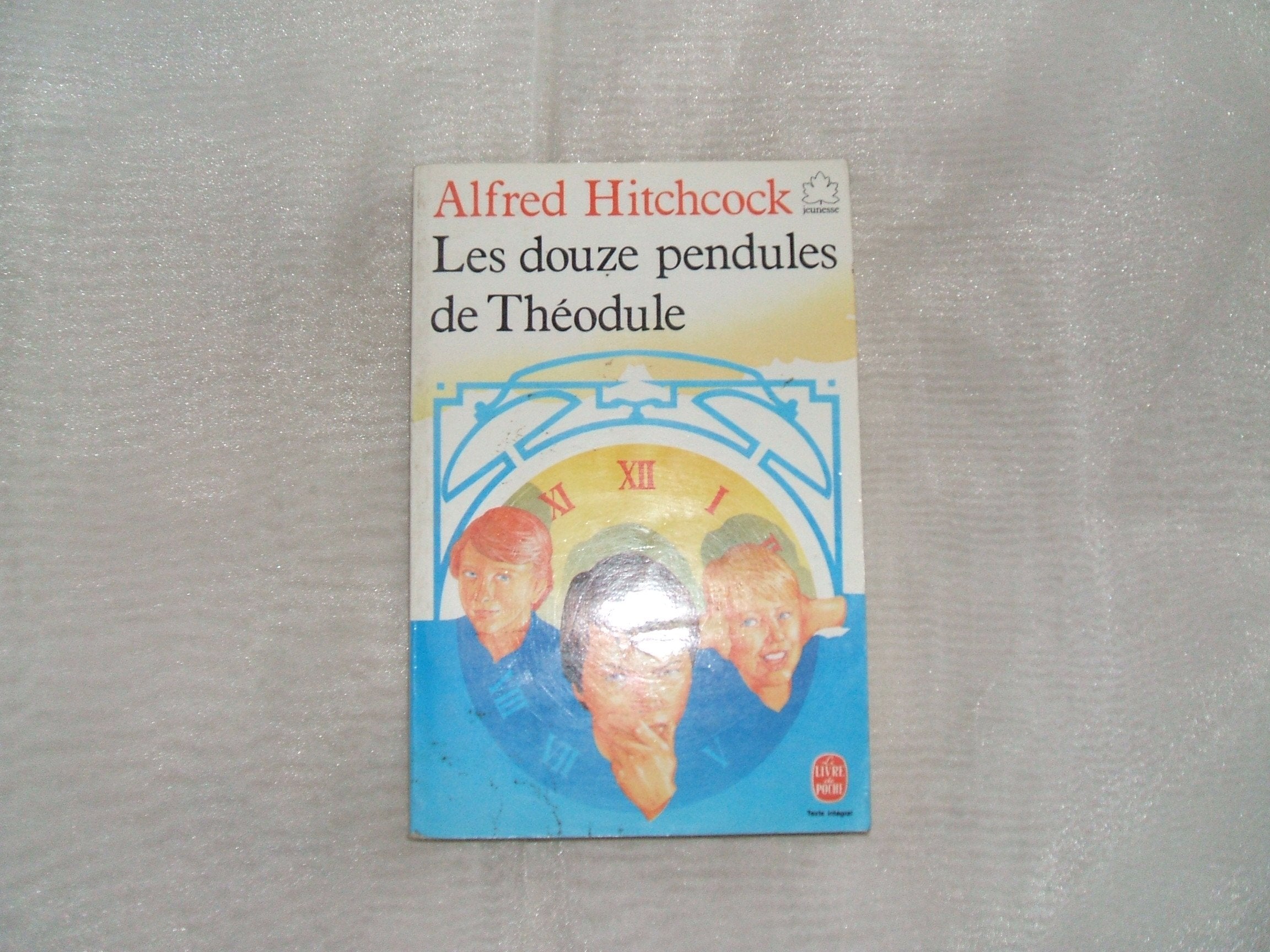 Les Douze pendules de Théodule 9782253029045