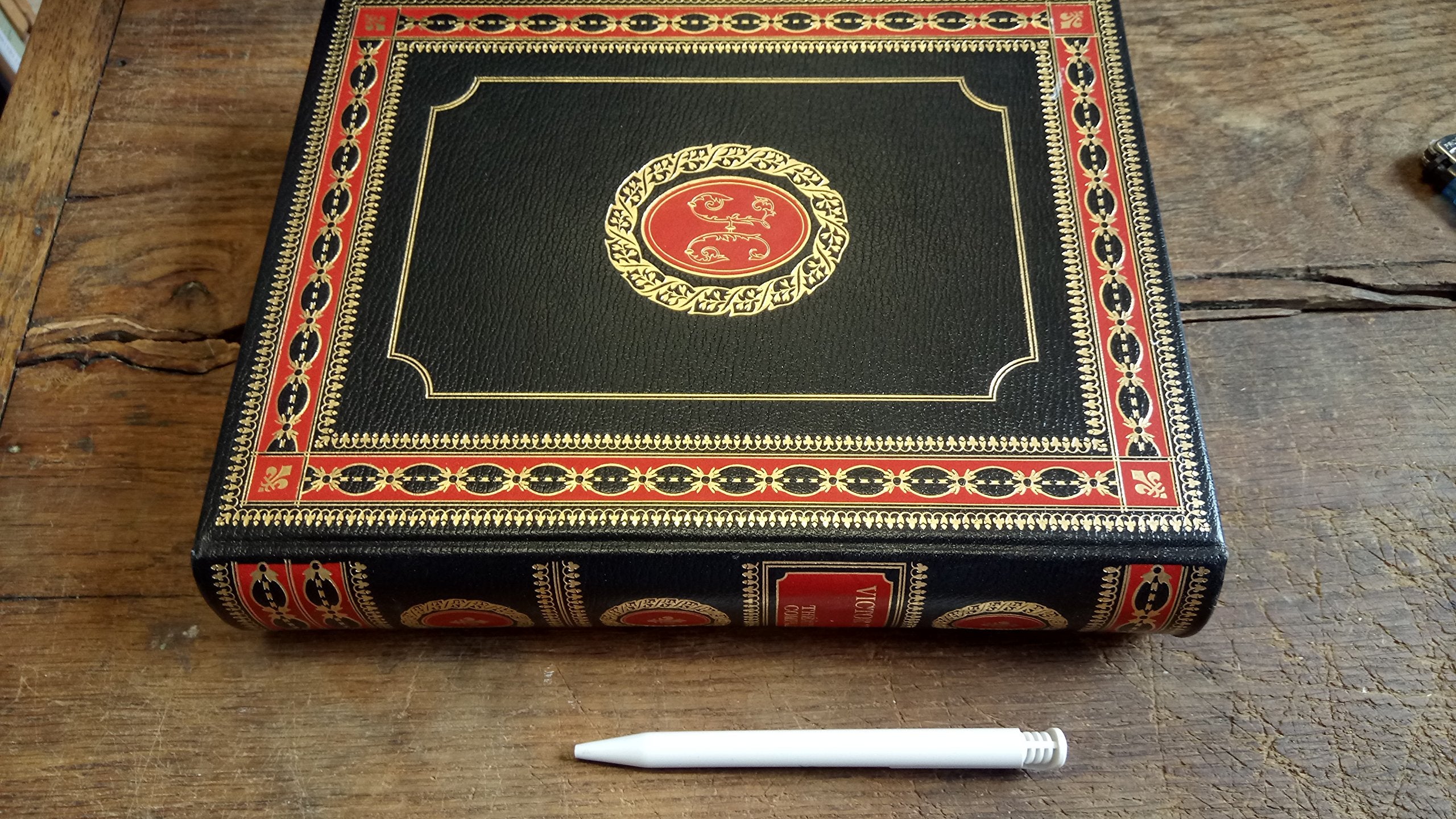 Théâtre complet de Victor Hugo édition préparée par Albert Demazière - illustrée - éditions Famot -