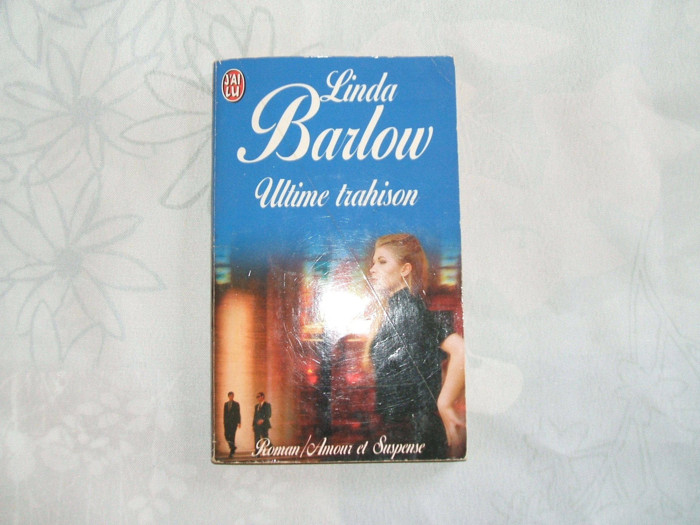 Ultime trahison 9782290043240