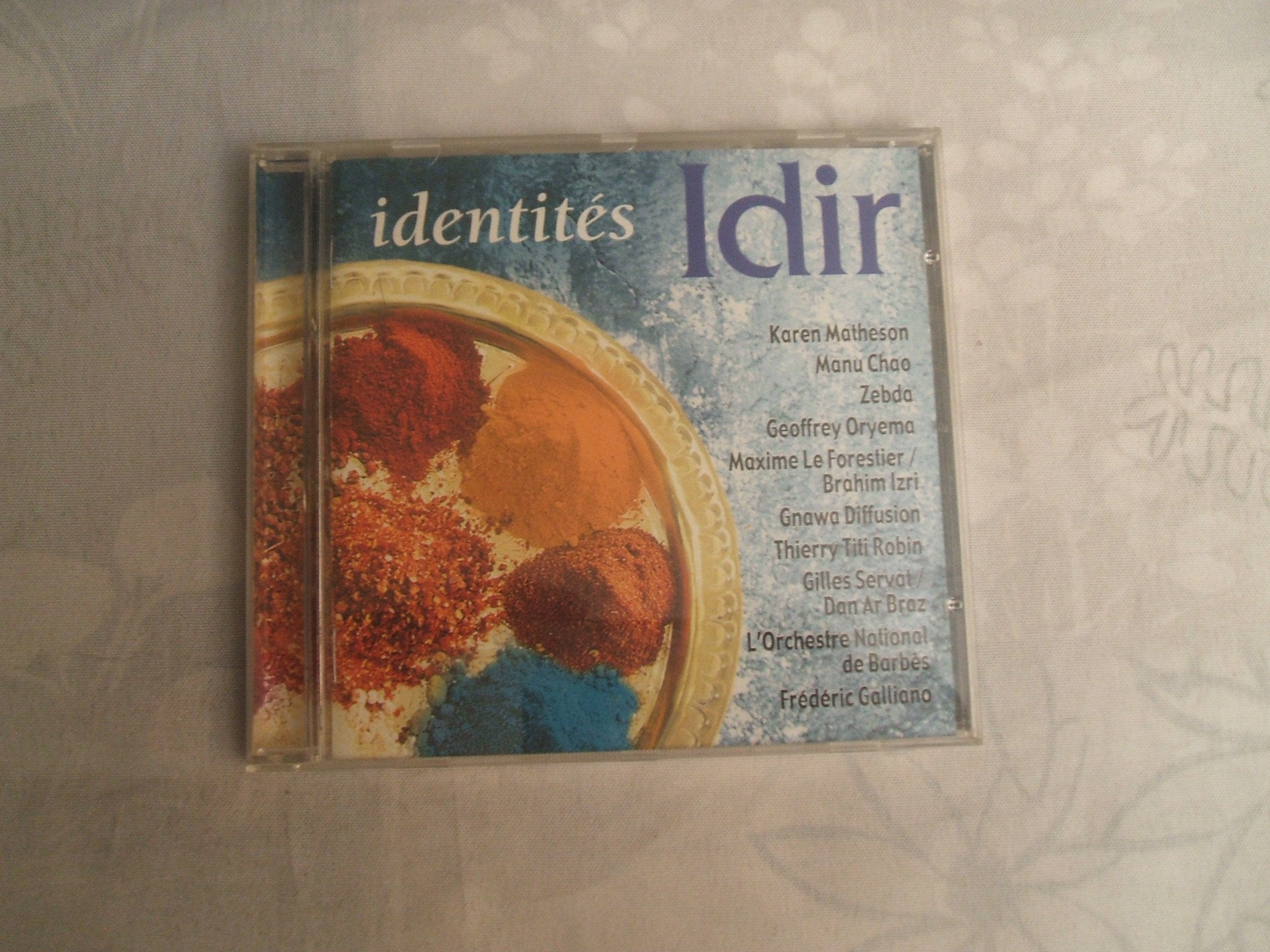 Identités 5099749528529